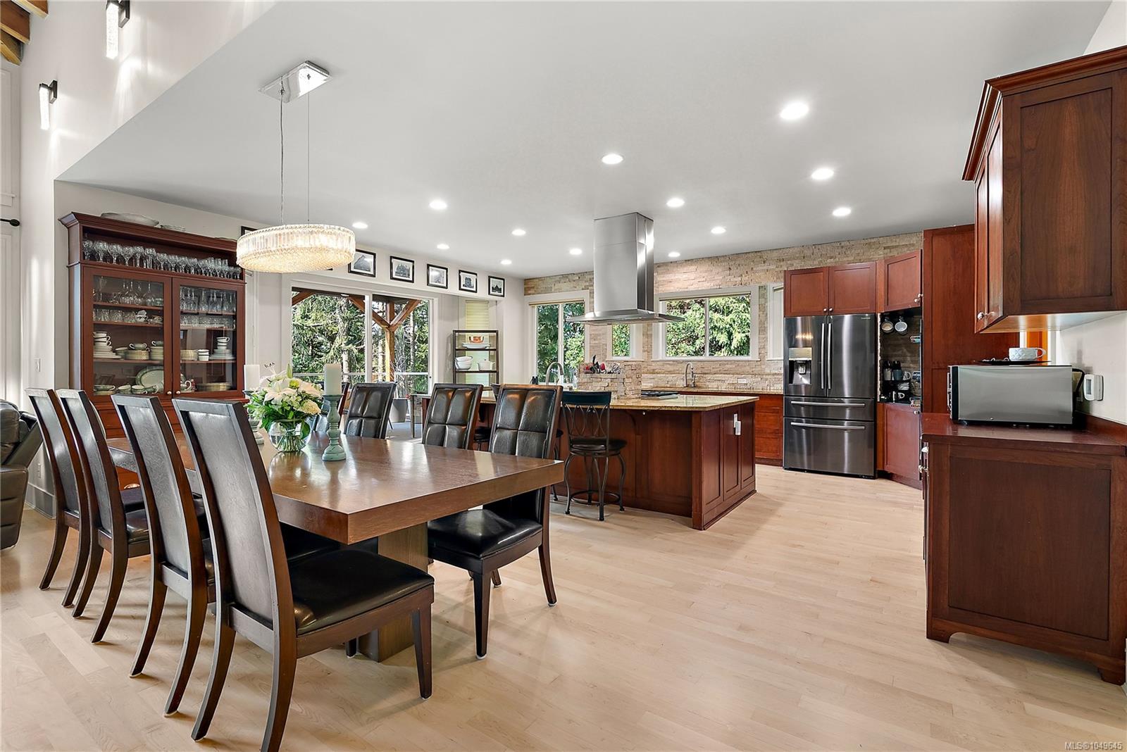 1205 Hillgrove Rd — listing photo 12 of 45