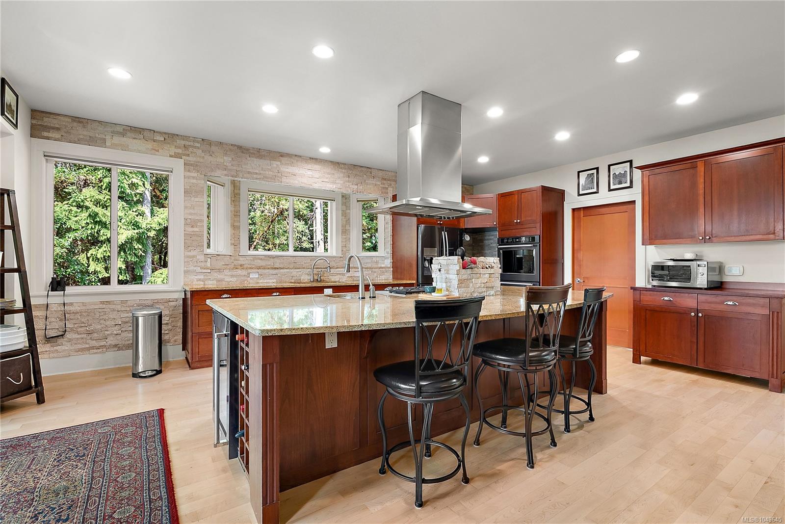 1205 Hillgrove Rd — listing photo 13 of 45