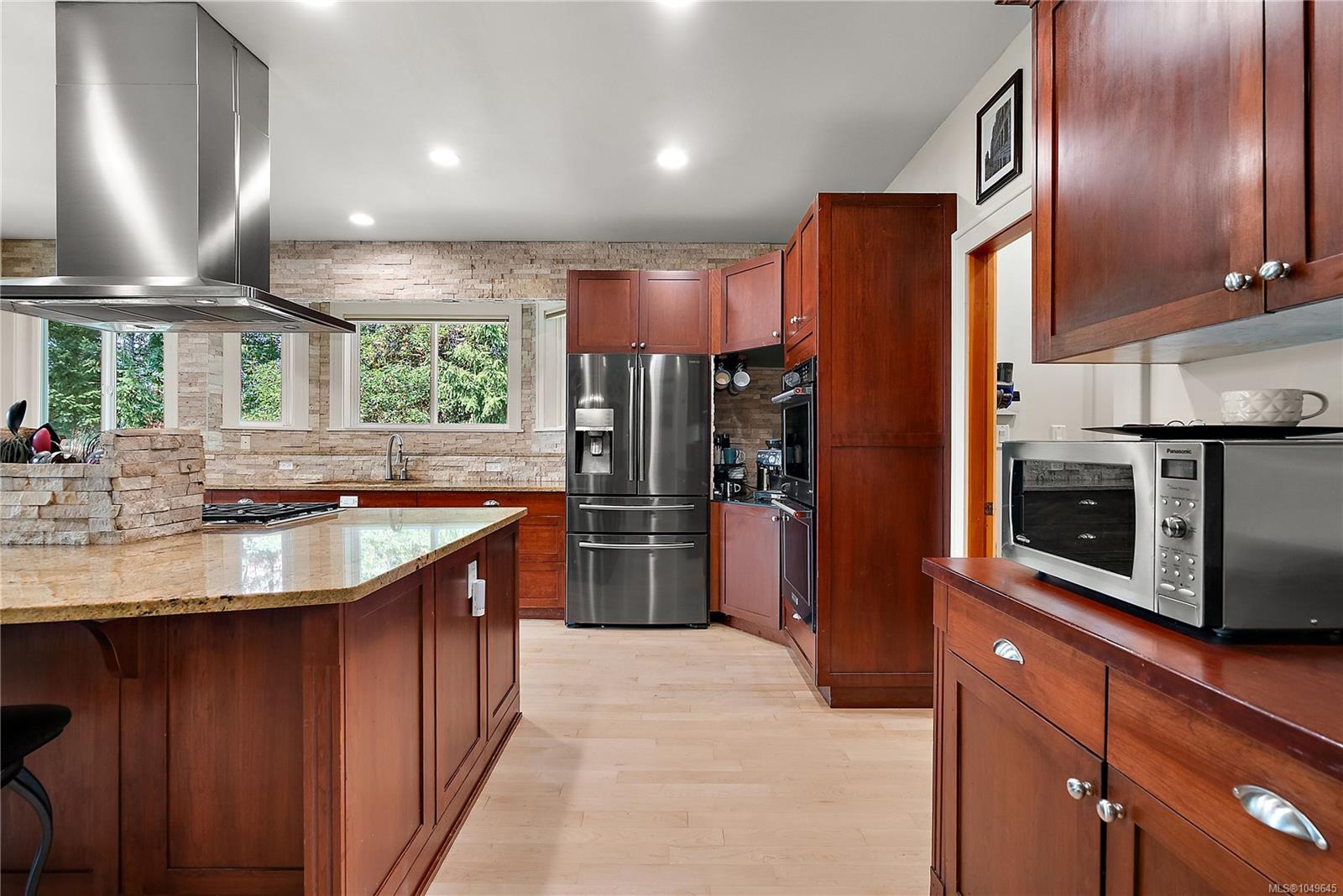 1205 Hillgrove Rd — listing photo 14 of 45