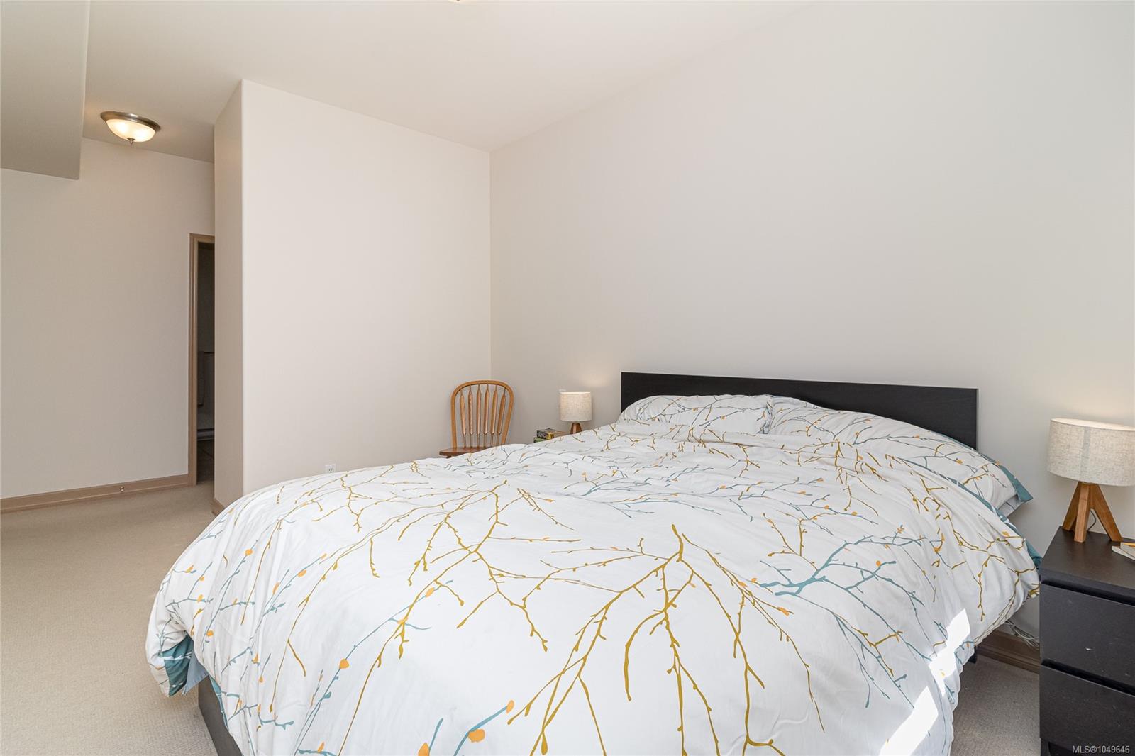 112-3915 Carey Rd — listing photo 13 of 27