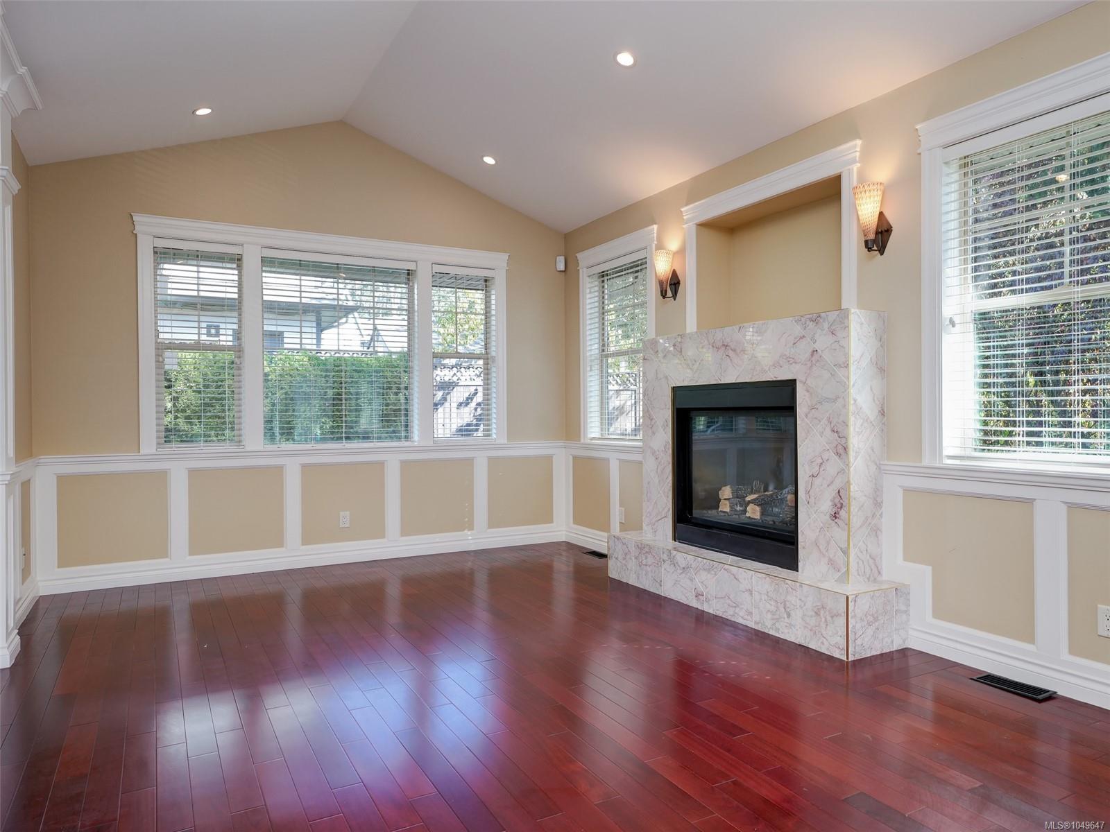 424 Nursery Hill Dr — listing photo 3 of 35