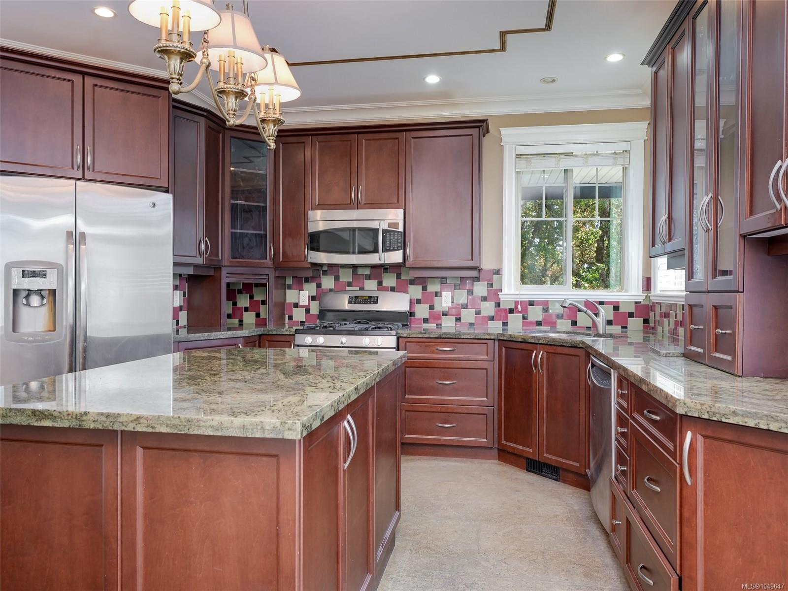 424 Nursery Hill Dr — listing photo 9 of 35