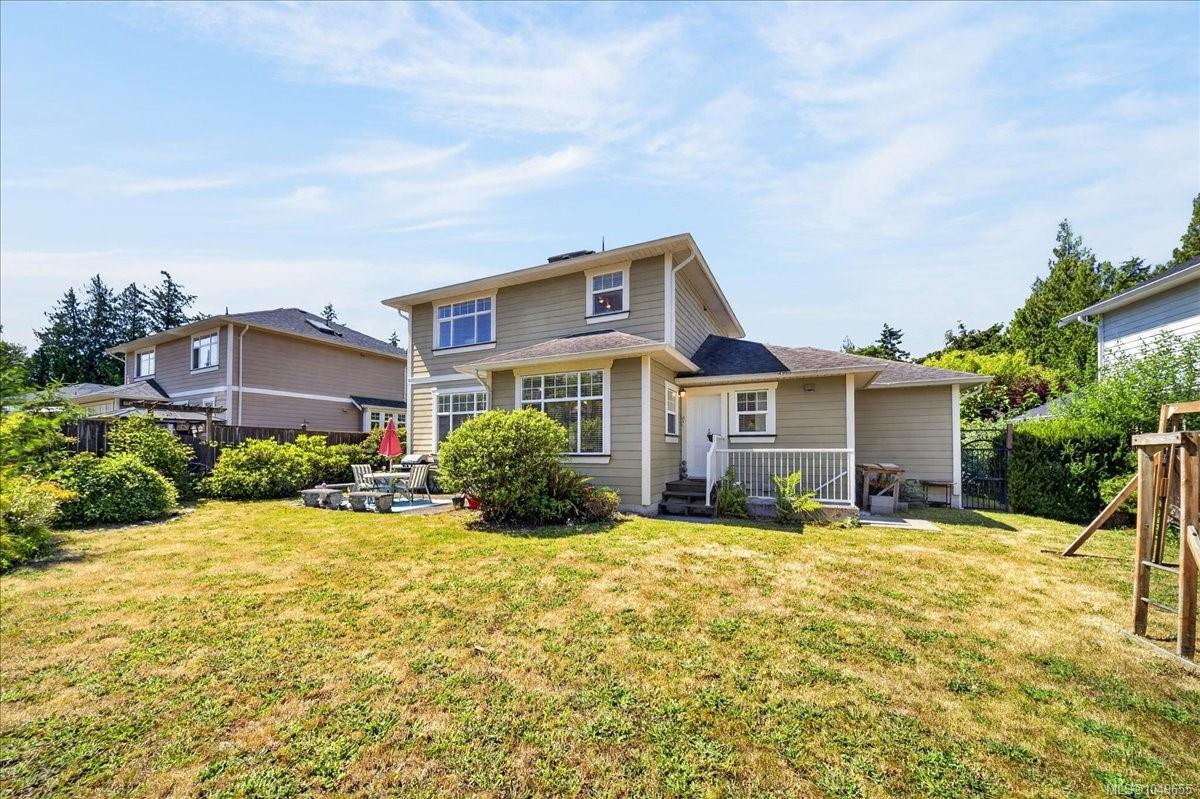 6524 Stonewood Dr — listing photo 2 of 51