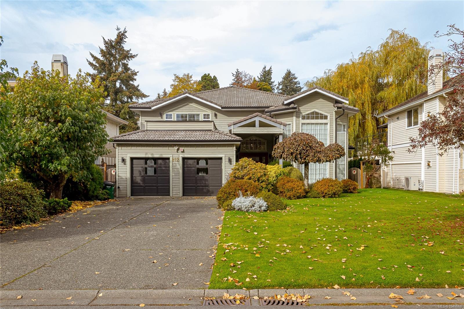 812 Dalewood Lane — listing photo 2 of 31