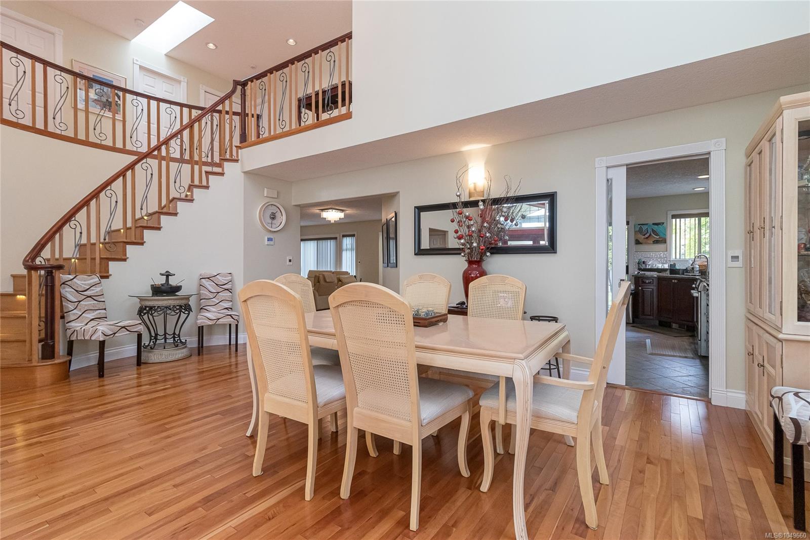 812 Dalewood Lane — listing photo 9 of 31
