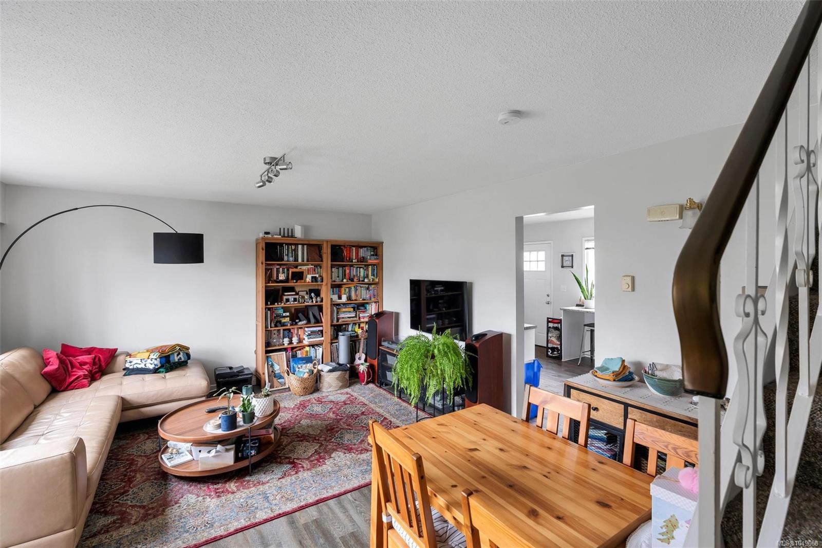 1725 Ashdale Pl — listing photo 13 of 54