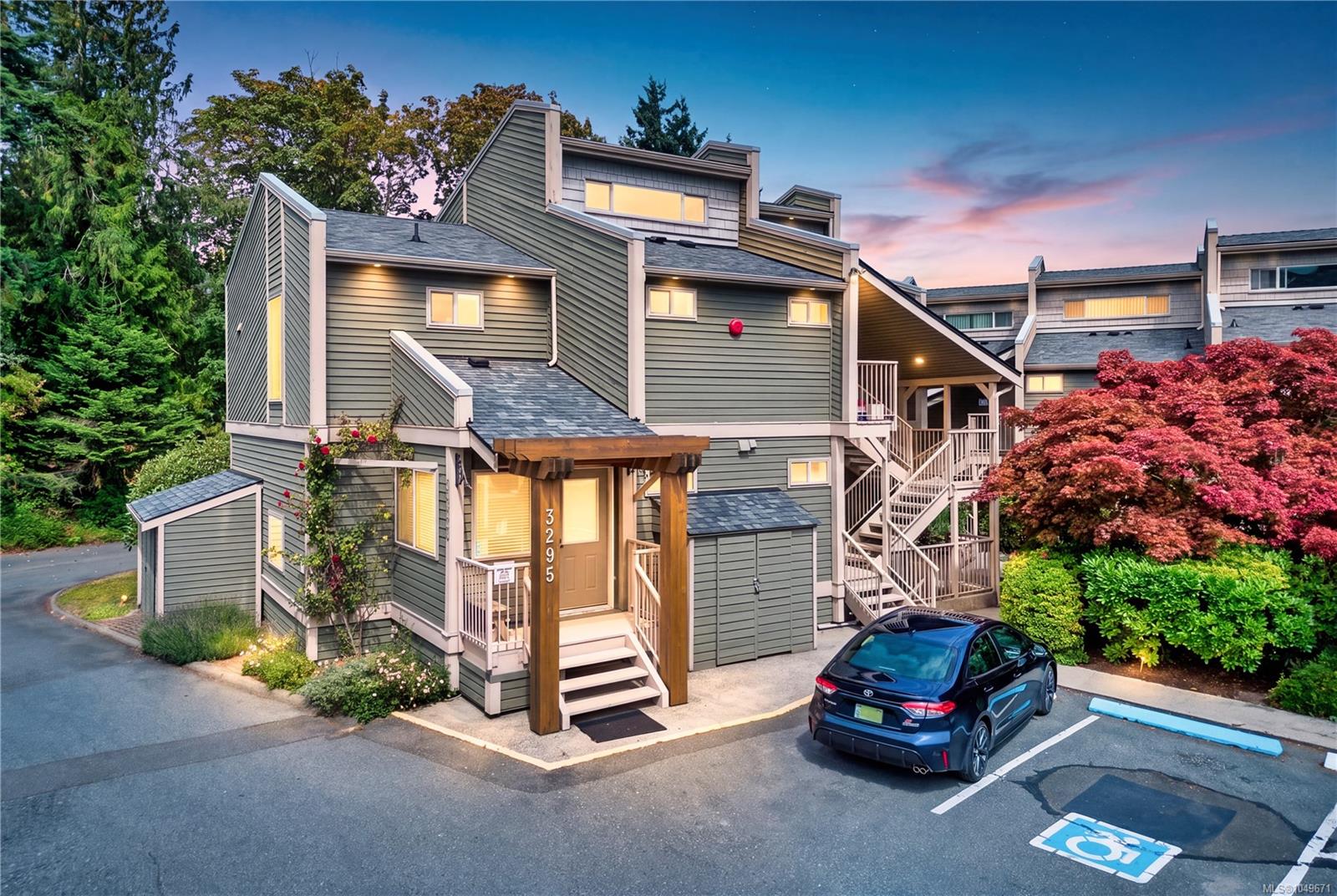 3295 Island Hwy, Qualicum Beach