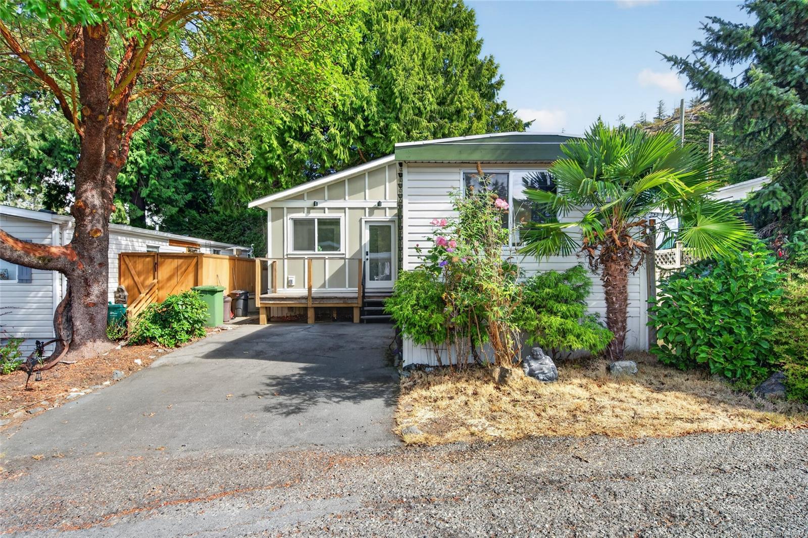 48-2587 SELWYN Rd — listing photo 3 of 29
