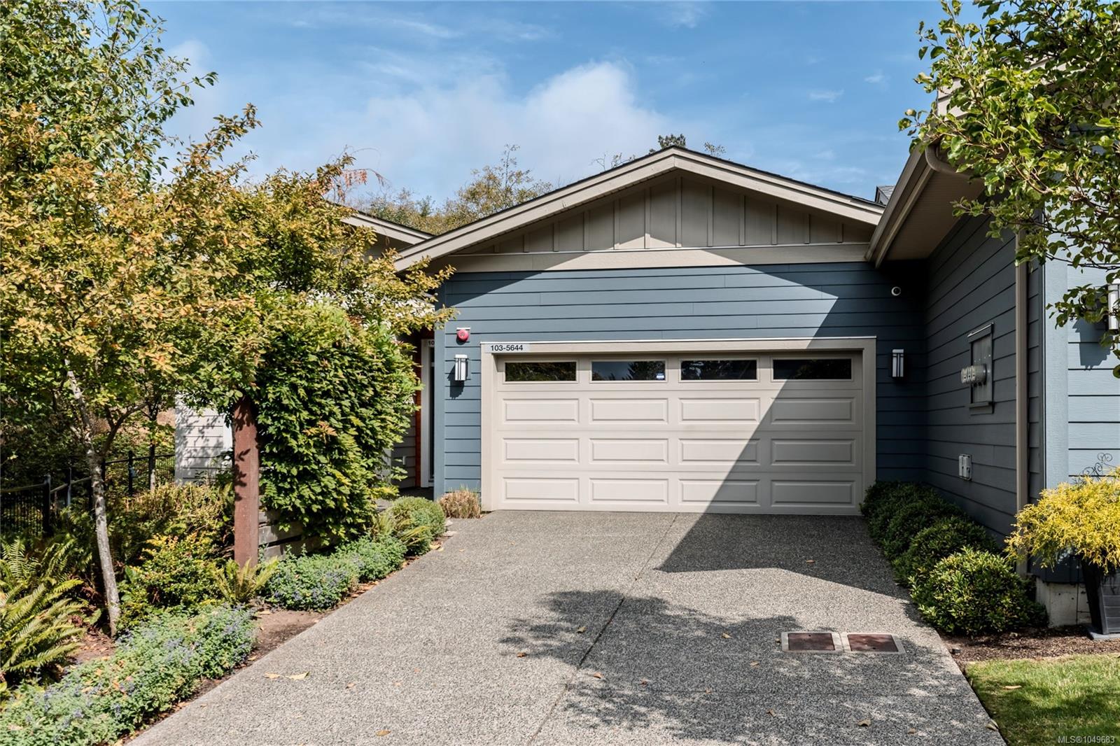5644 Linley Valley Dr, Nanaimo