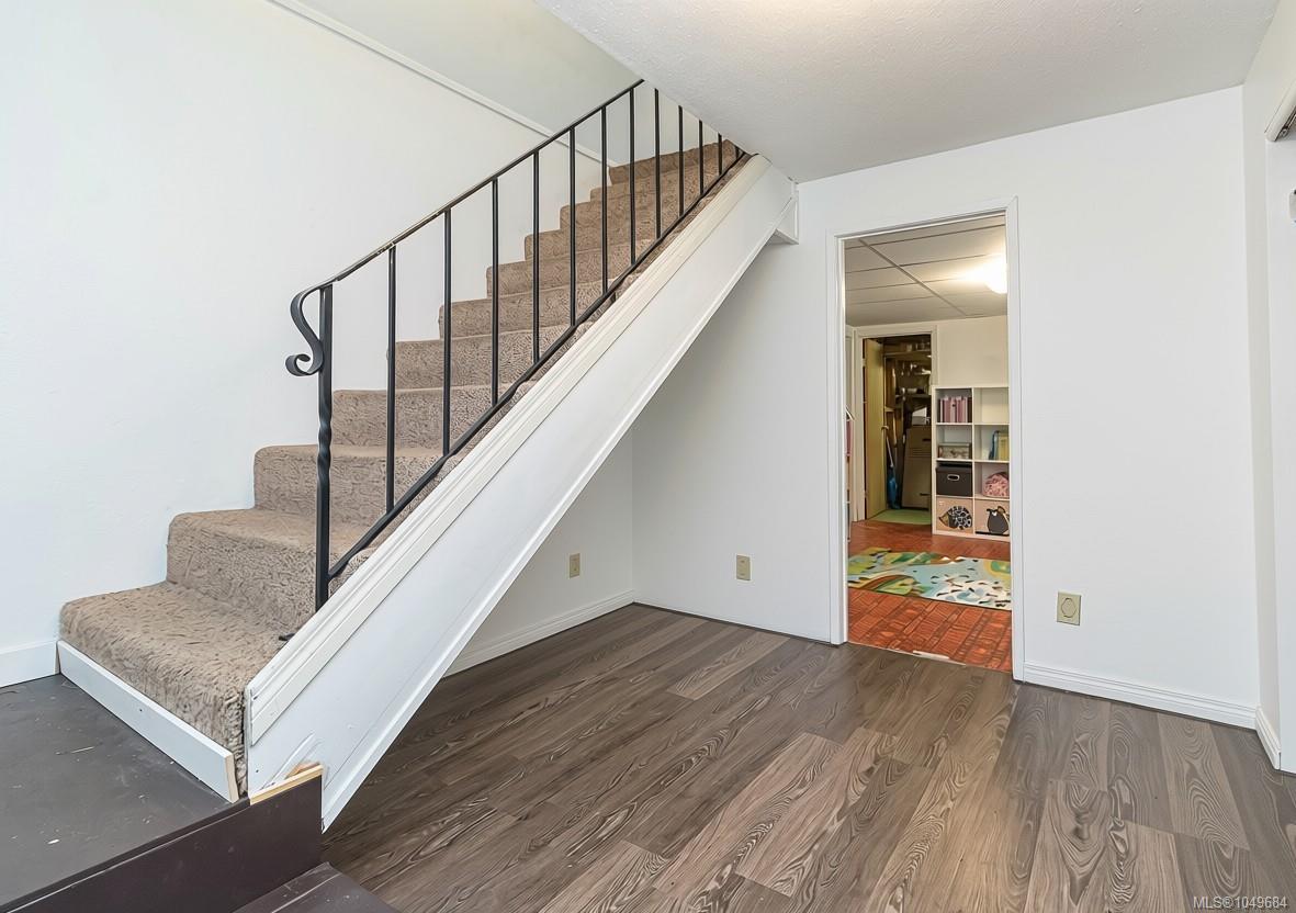 3330 Ravenwood Rd — listing photo 11 of 50