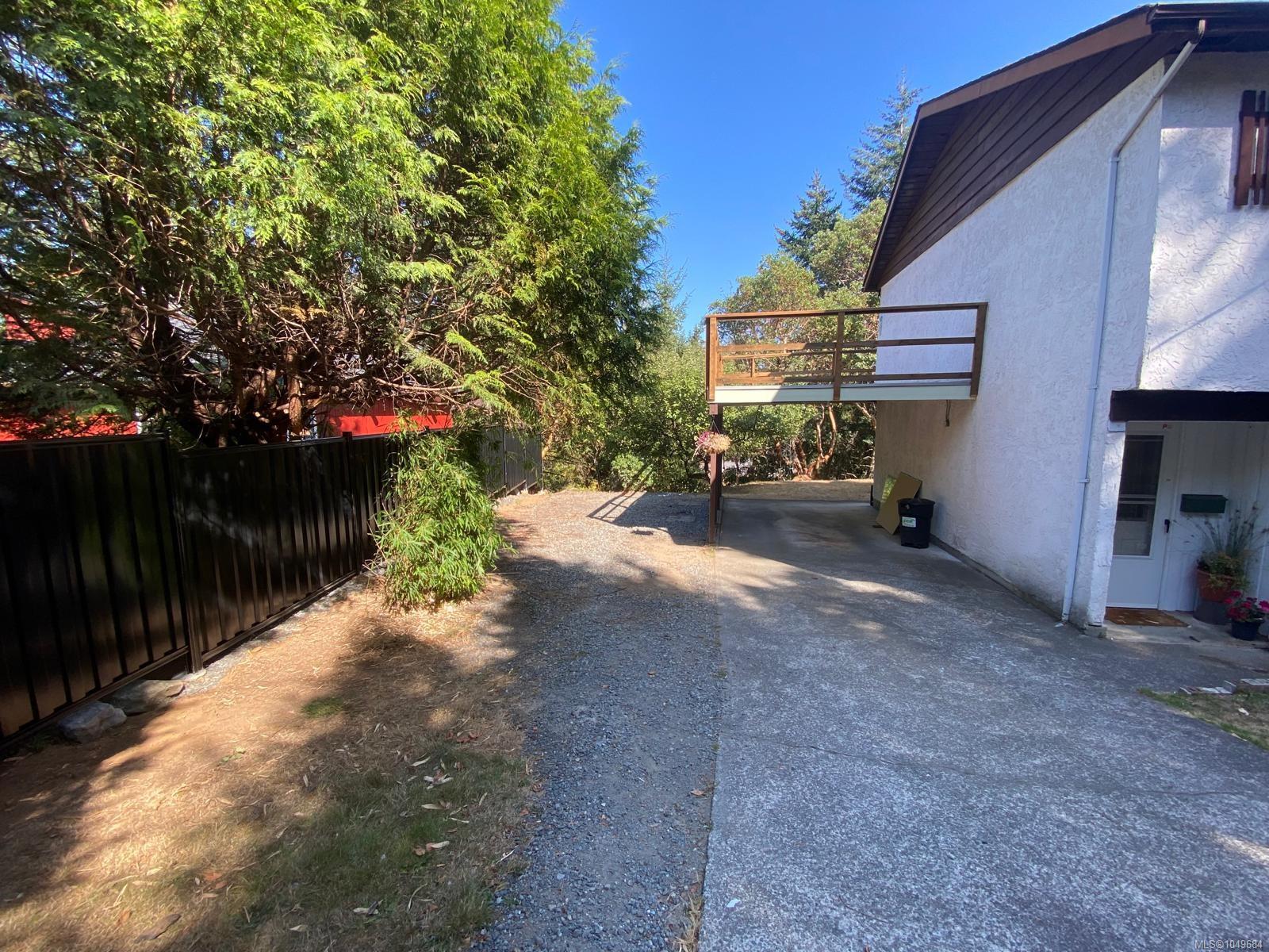 3330 Ravenwood Rd — listing photo 8 of 50
