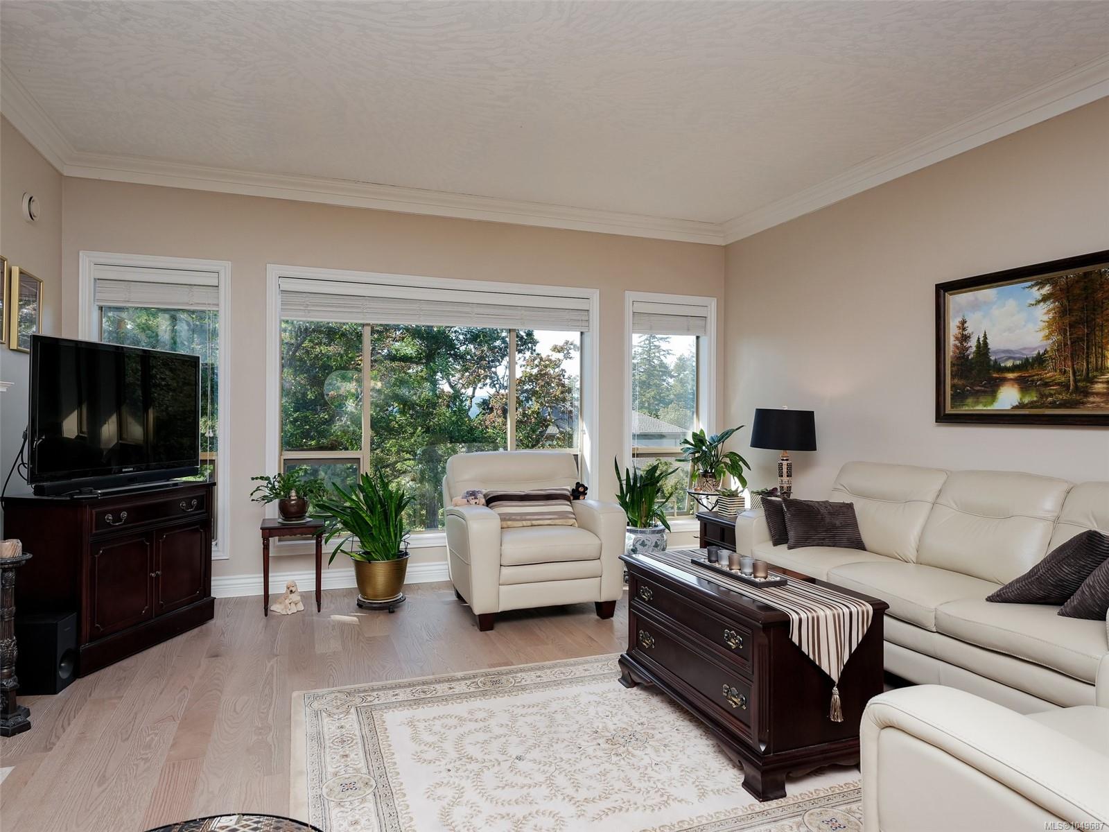 27-4305 Maltwood Lane — listing photo 5 of 46