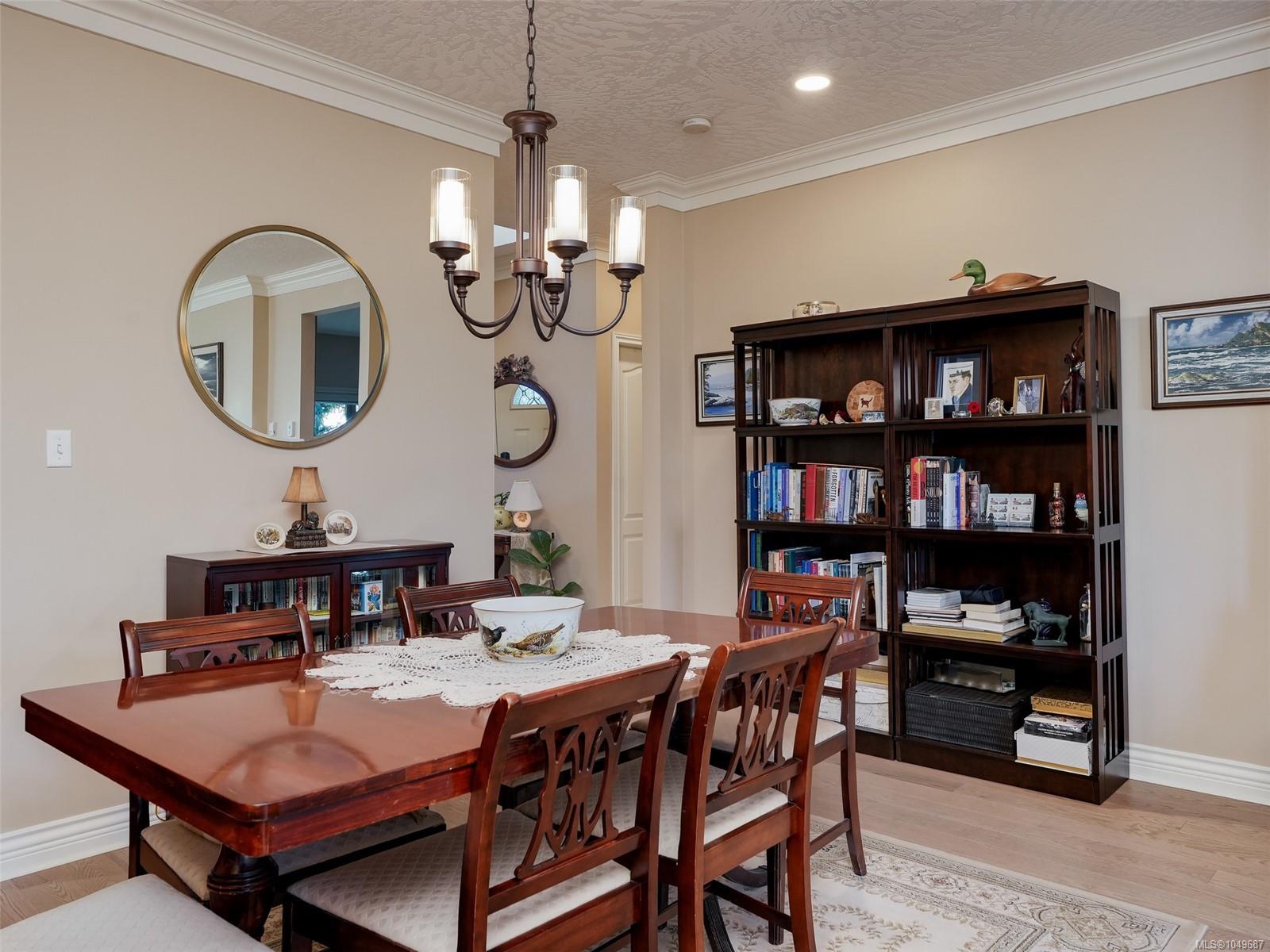 27-4305 Maltwood Lane — listing photo 8 of 46