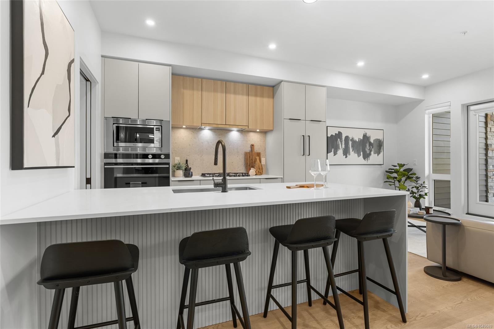 104-2341 Bear Mountain Pkwy — listing photo 5 of 40
