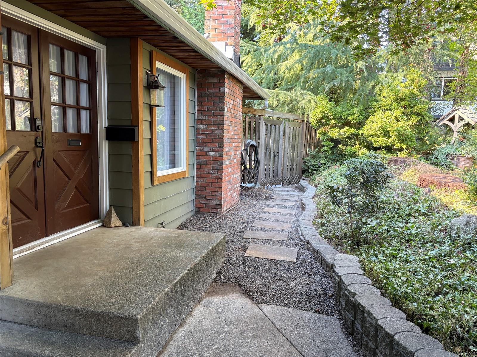 254 Fawn Rd, Campbell River
