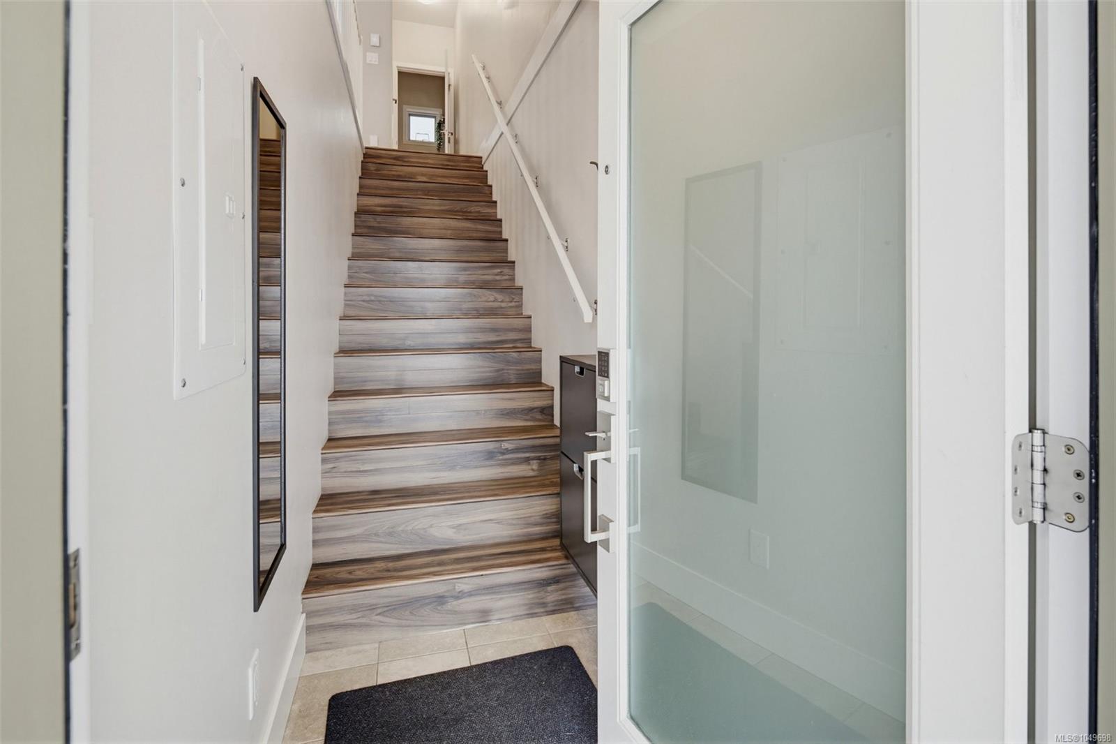 108-2726 Peatt Rd — listing photo 3 of 22
