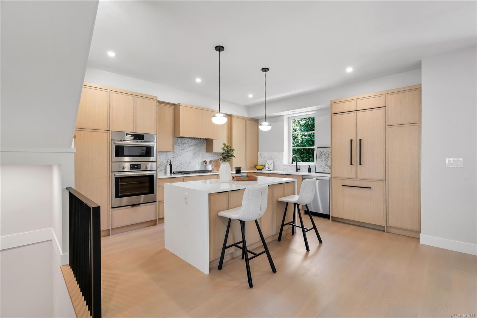 5-2590 Penrhyn St — listing photo 5 of 61