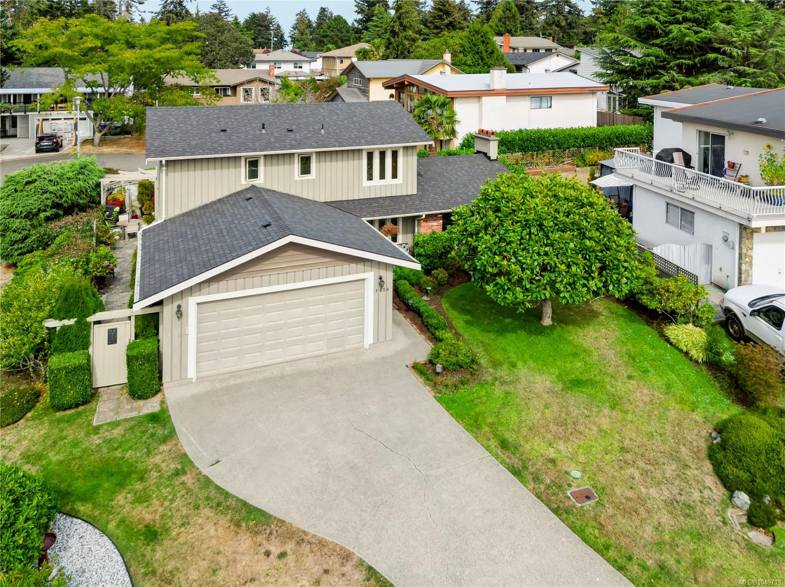 1658 Brousson Dr, Saanich