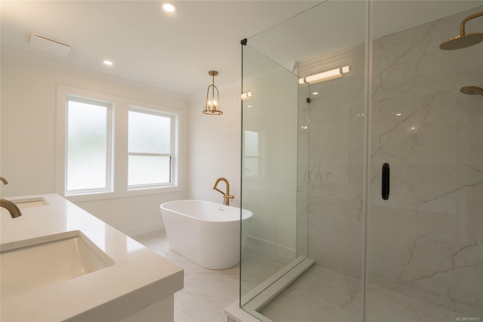 561 Belford Pl — listing photo 14 of 33