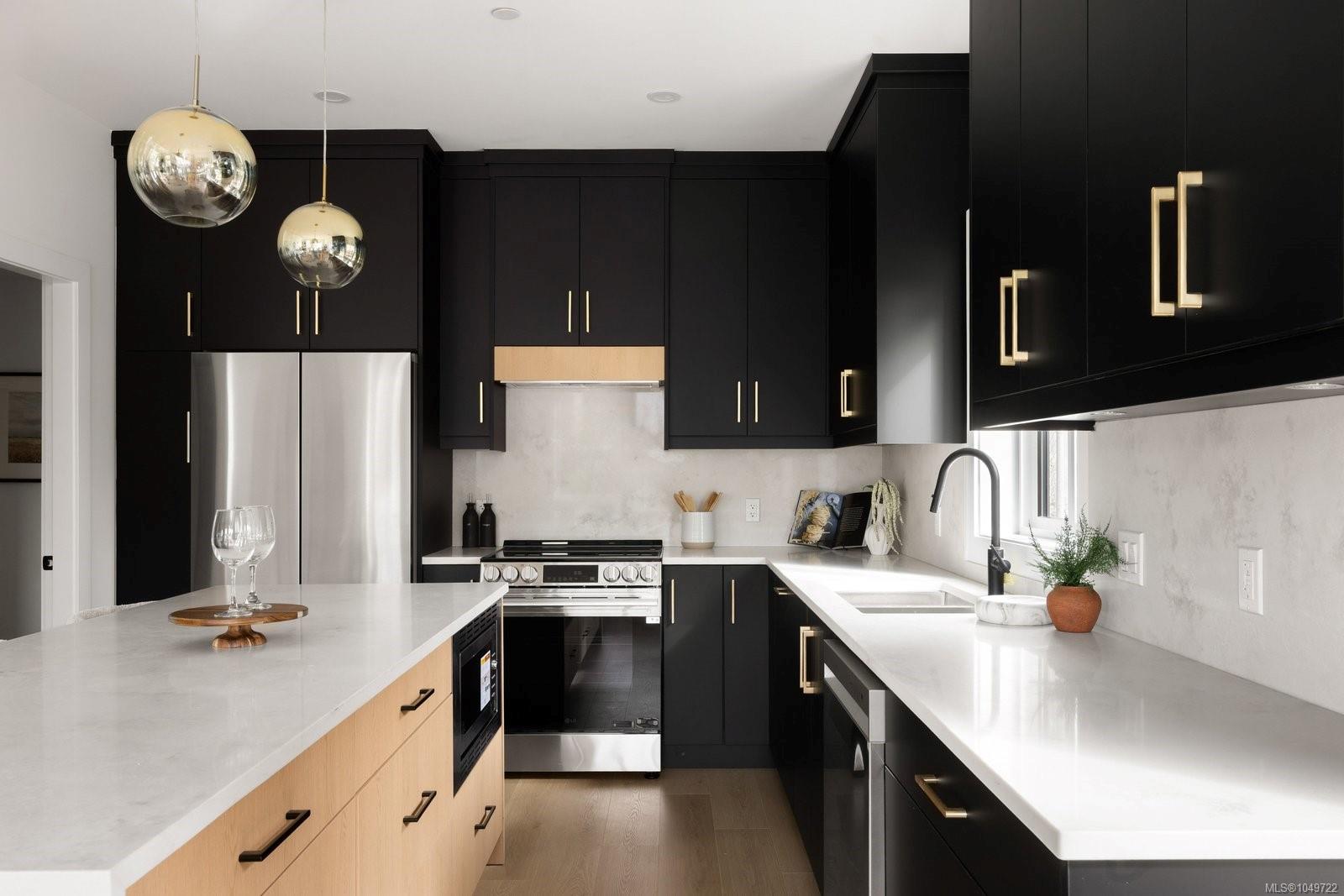103-614 Atkins Ave — listing photo 12 of 25