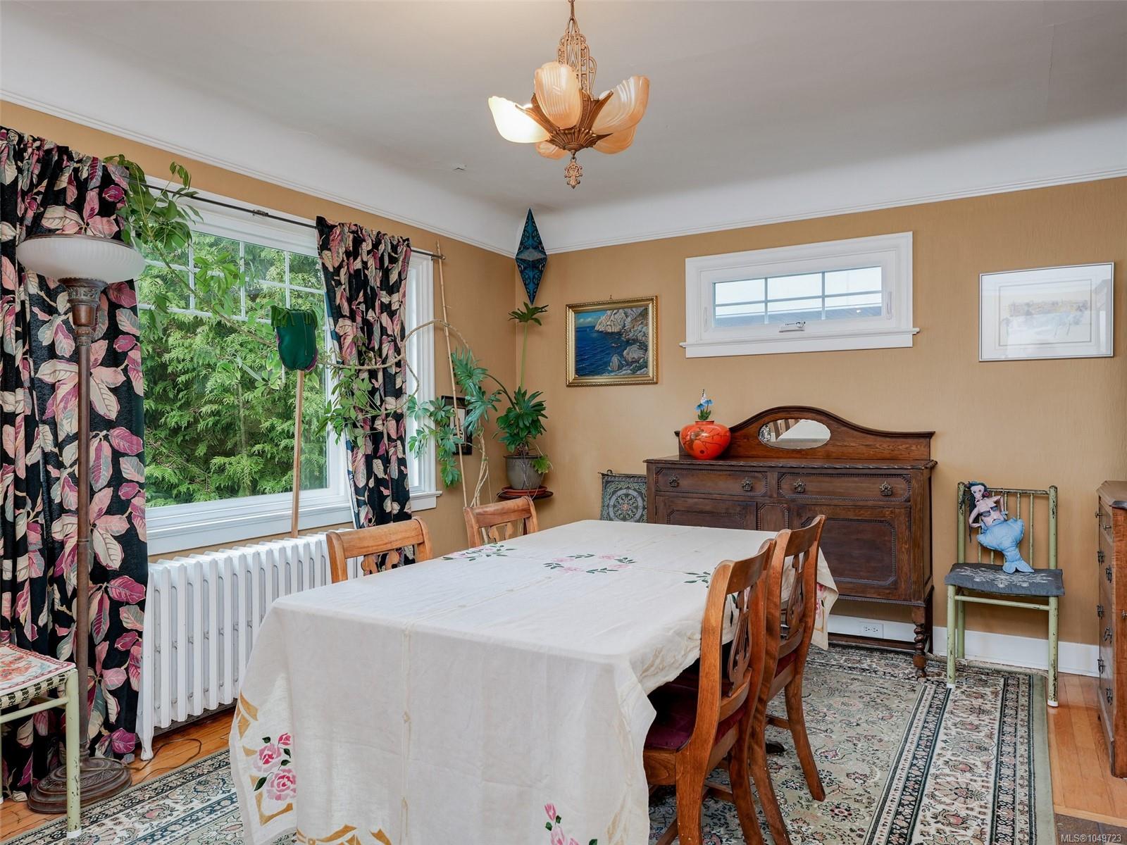 1637 McRae Ave — listing photo 7 of 30