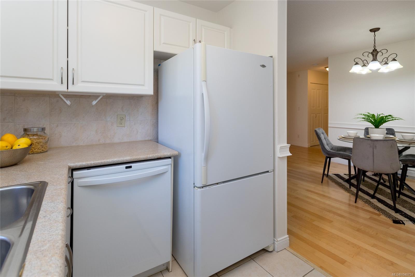 201-2520 Wark St — listing photo 14 of 33