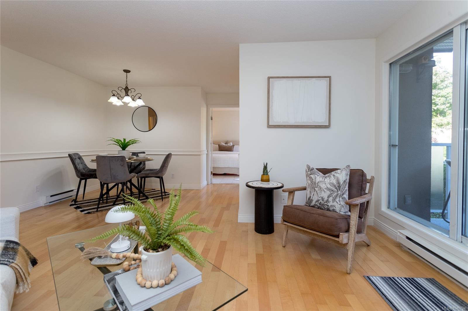 201-2520 Wark St — listing photo 8 of 33
