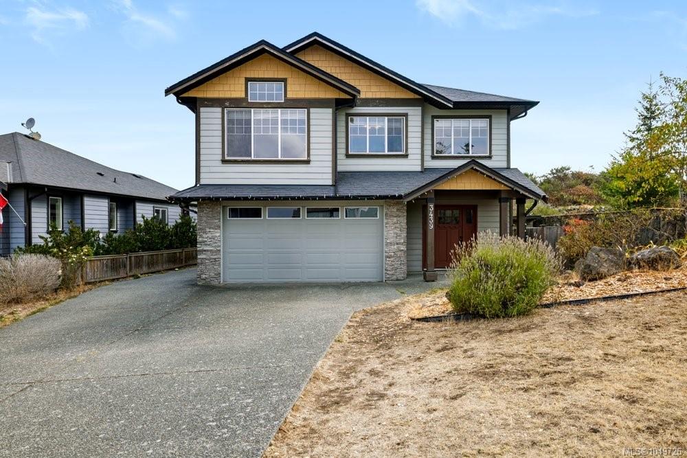 3439 Mary Anne Cres — listing photo 3 of 46