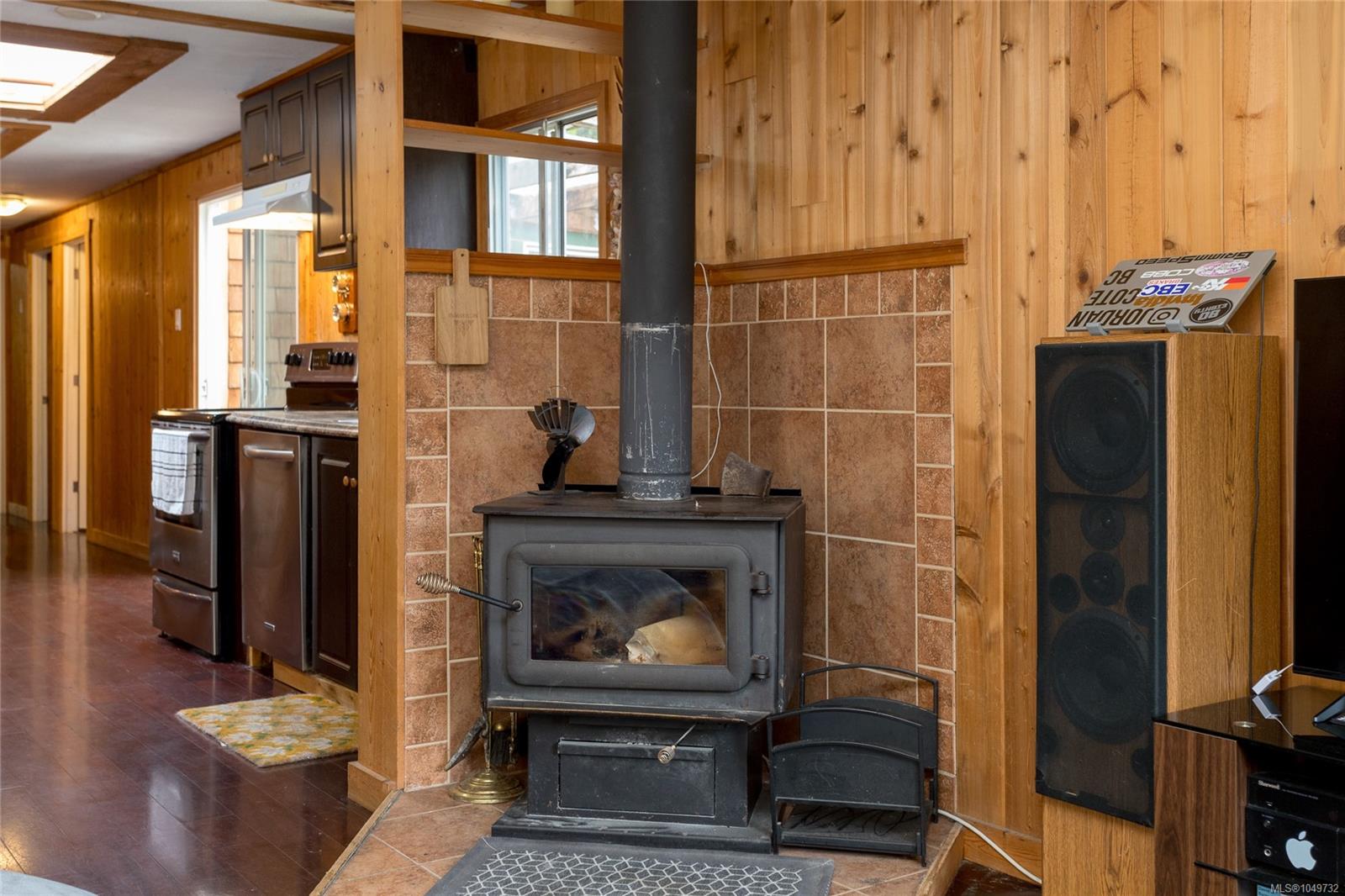 1-2670 Sooke River Rd — listing photo 14 of 38