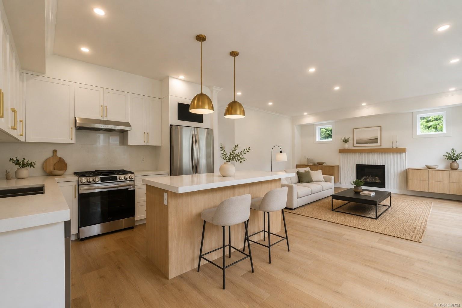 557 Belford Pl — listing photo 3 of 26