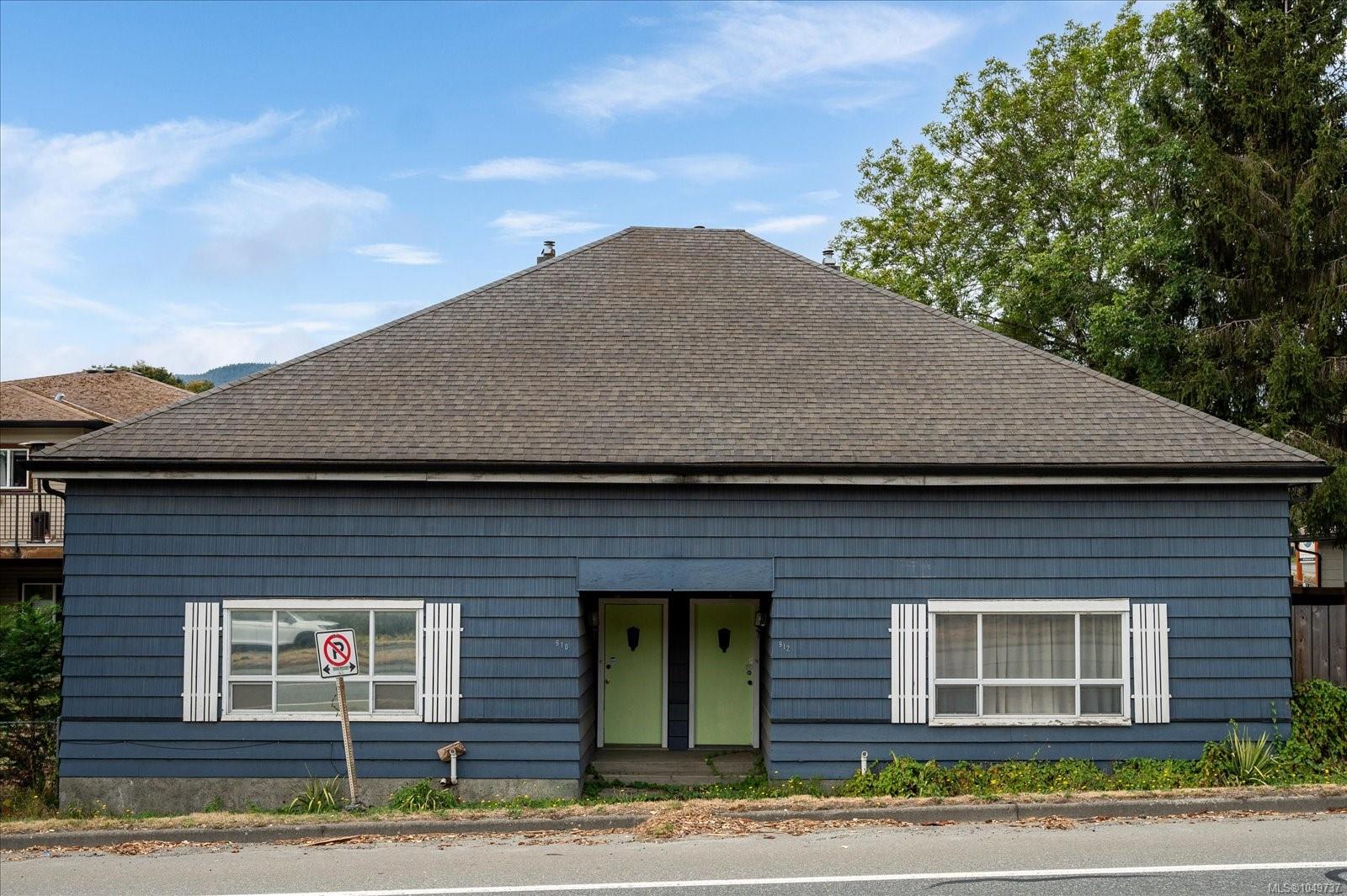 910 Esplanade Ave — listing photo 2 of 44