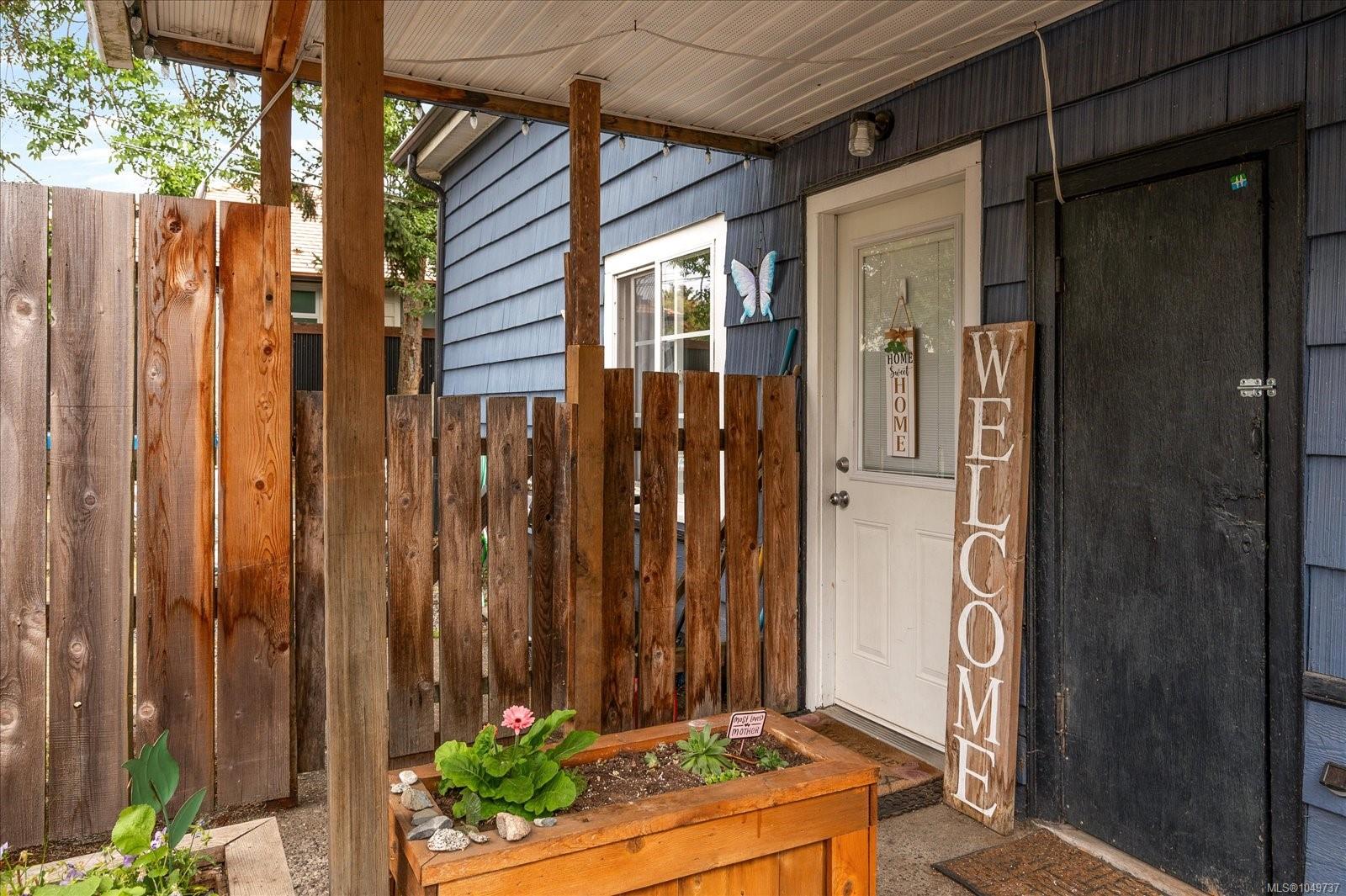 910 Esplanade Ave — listing photo 5 of 44