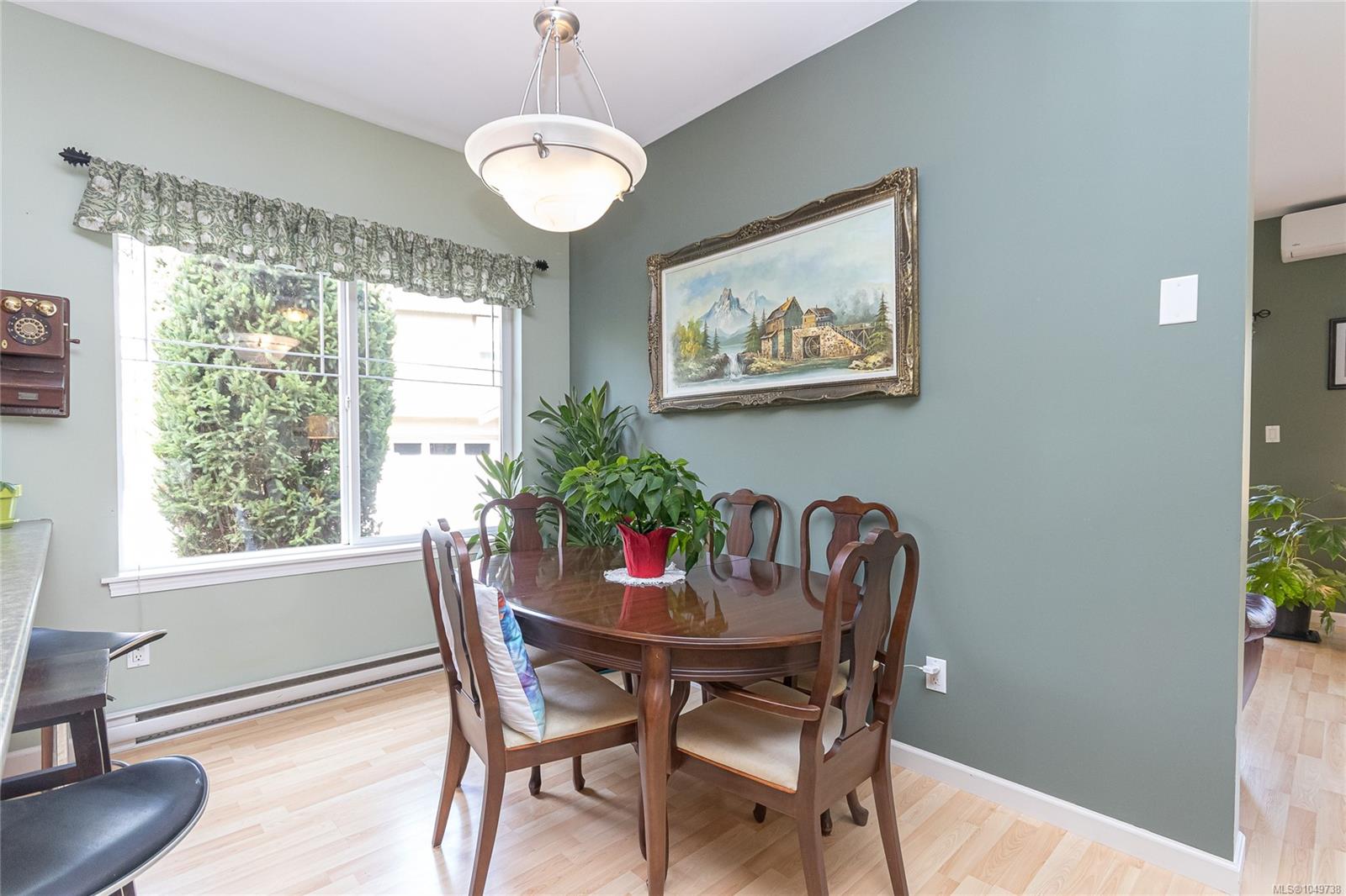 7921 Polo Park Cres — listing photo 12 of 40