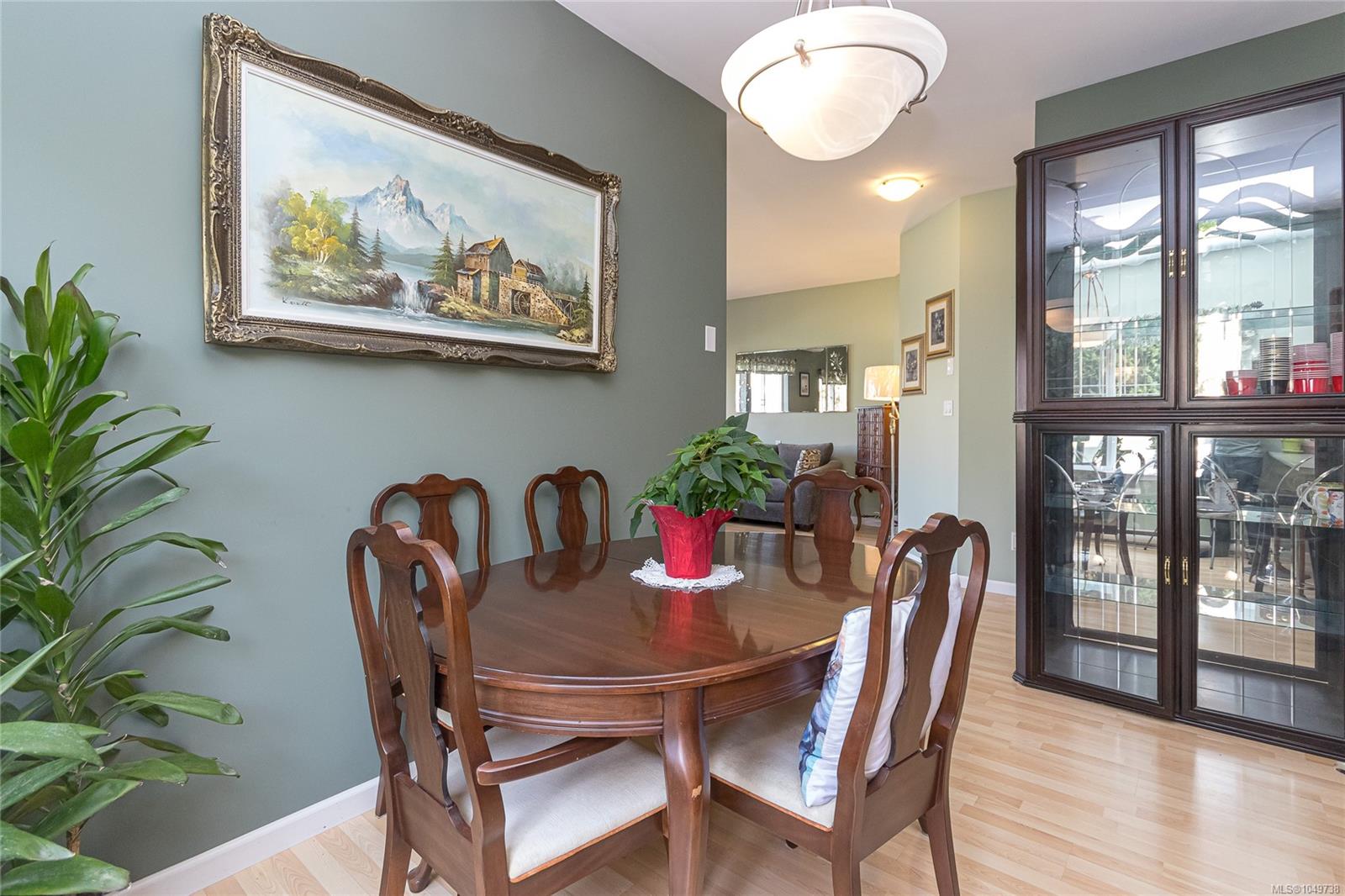 7921 Polo Park Cres — listing photo 13 of 40