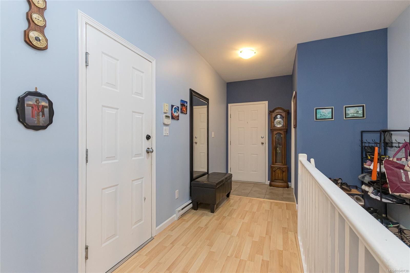 7921 Polo Park Cres — listing photo 7 of 40