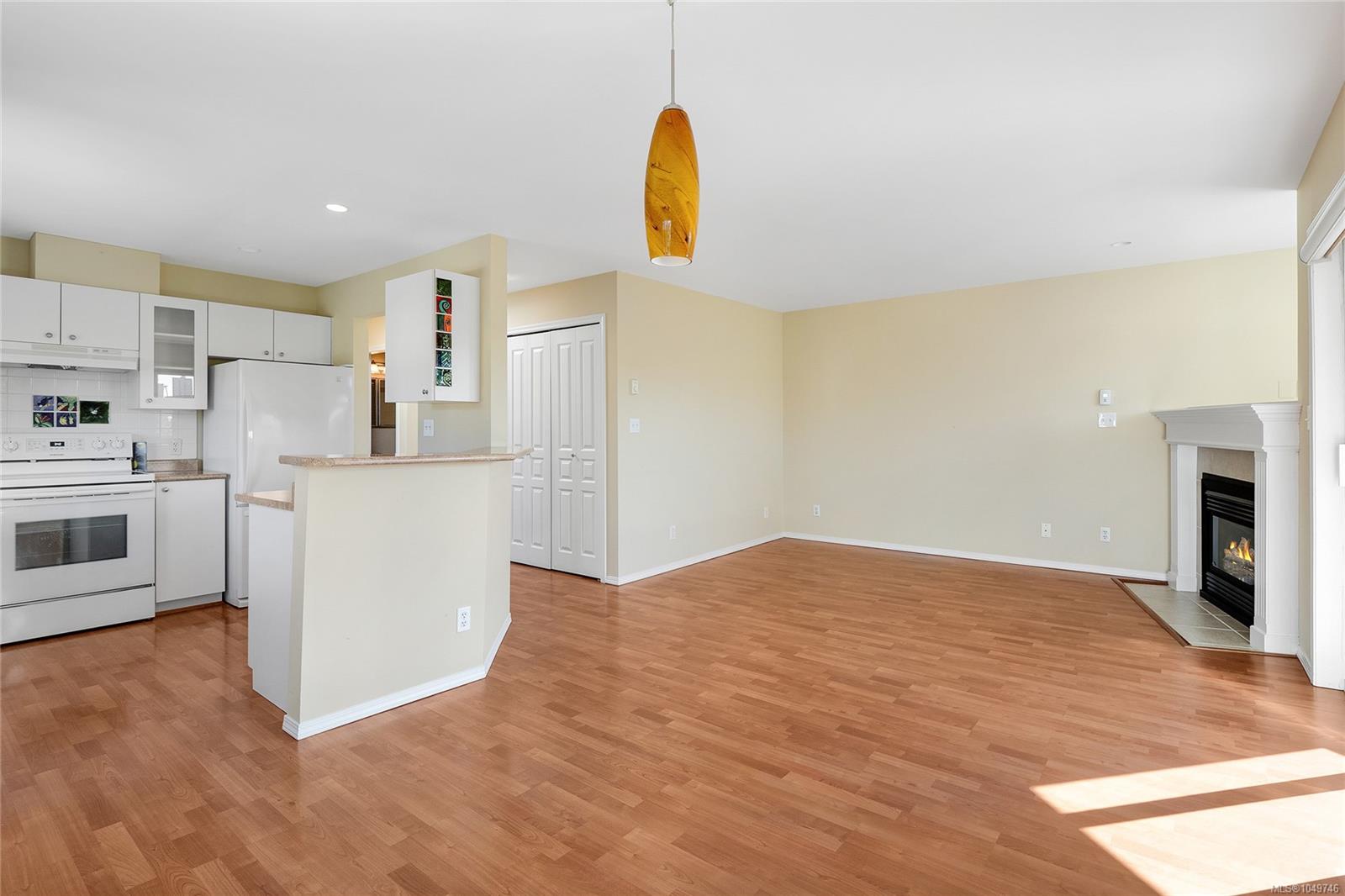 401-445 Cook St — listing photo 10 of 38