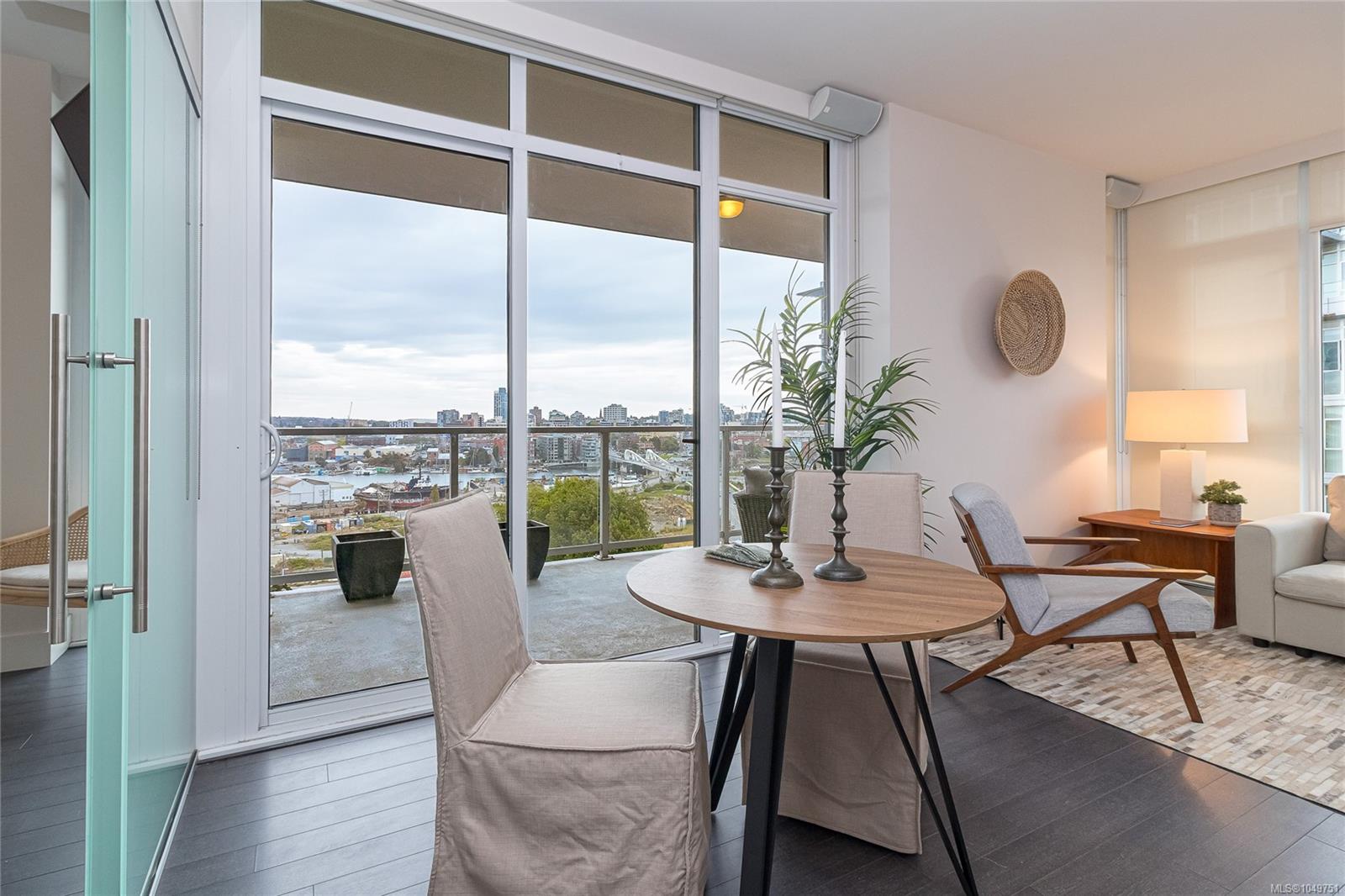 809-83 Saghalie Rd — listing photo 4 of 31