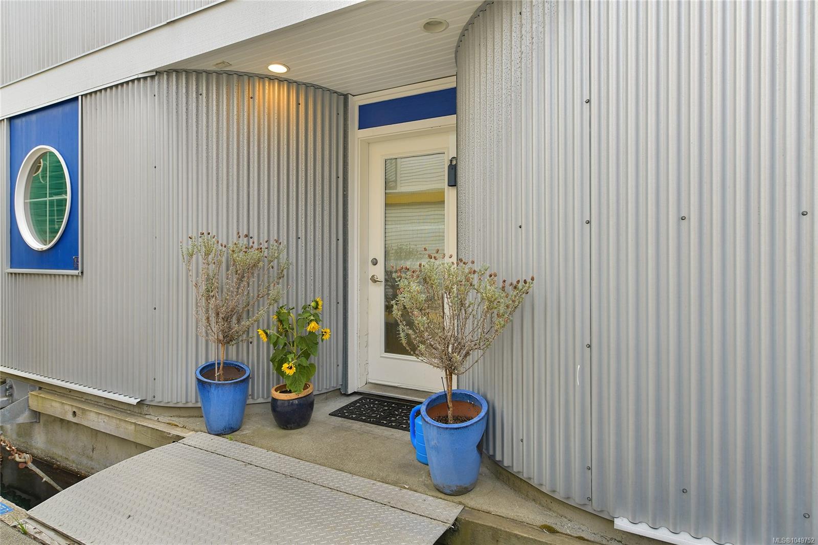 FH7-445 HEAD St — listing photo 4 of 42
