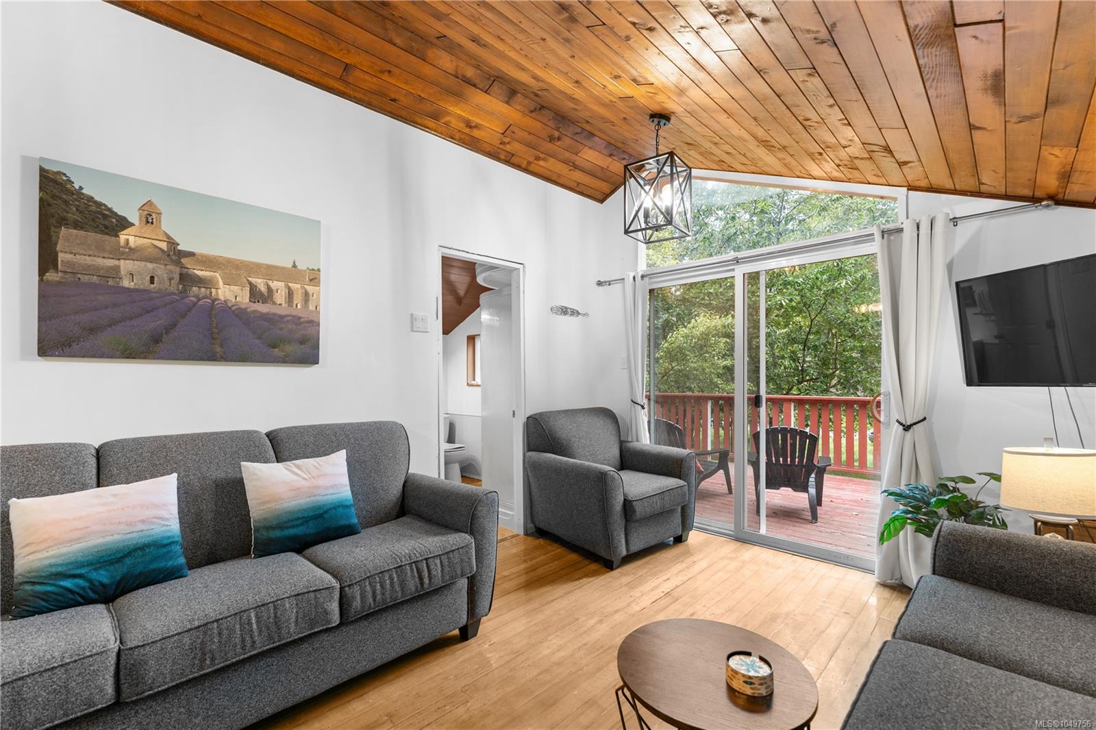 436 Hemlock Ave — listing photo 14 of 29