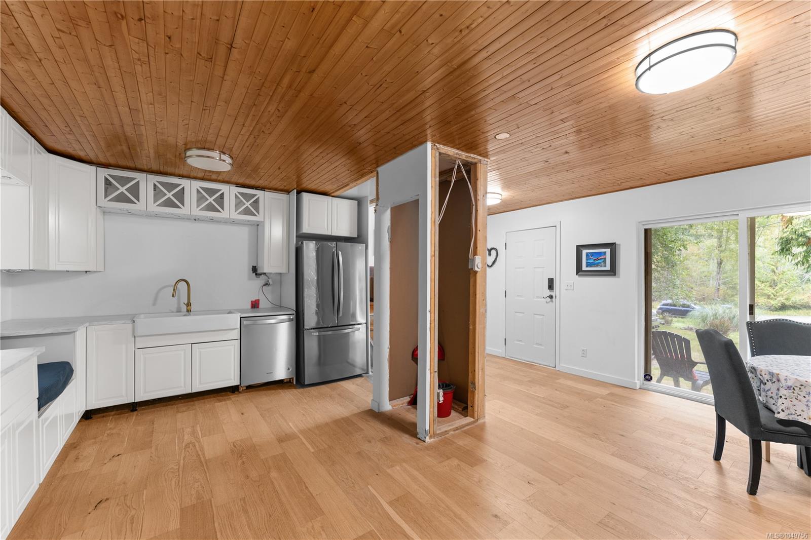 436 Hemlock Ave photo 5