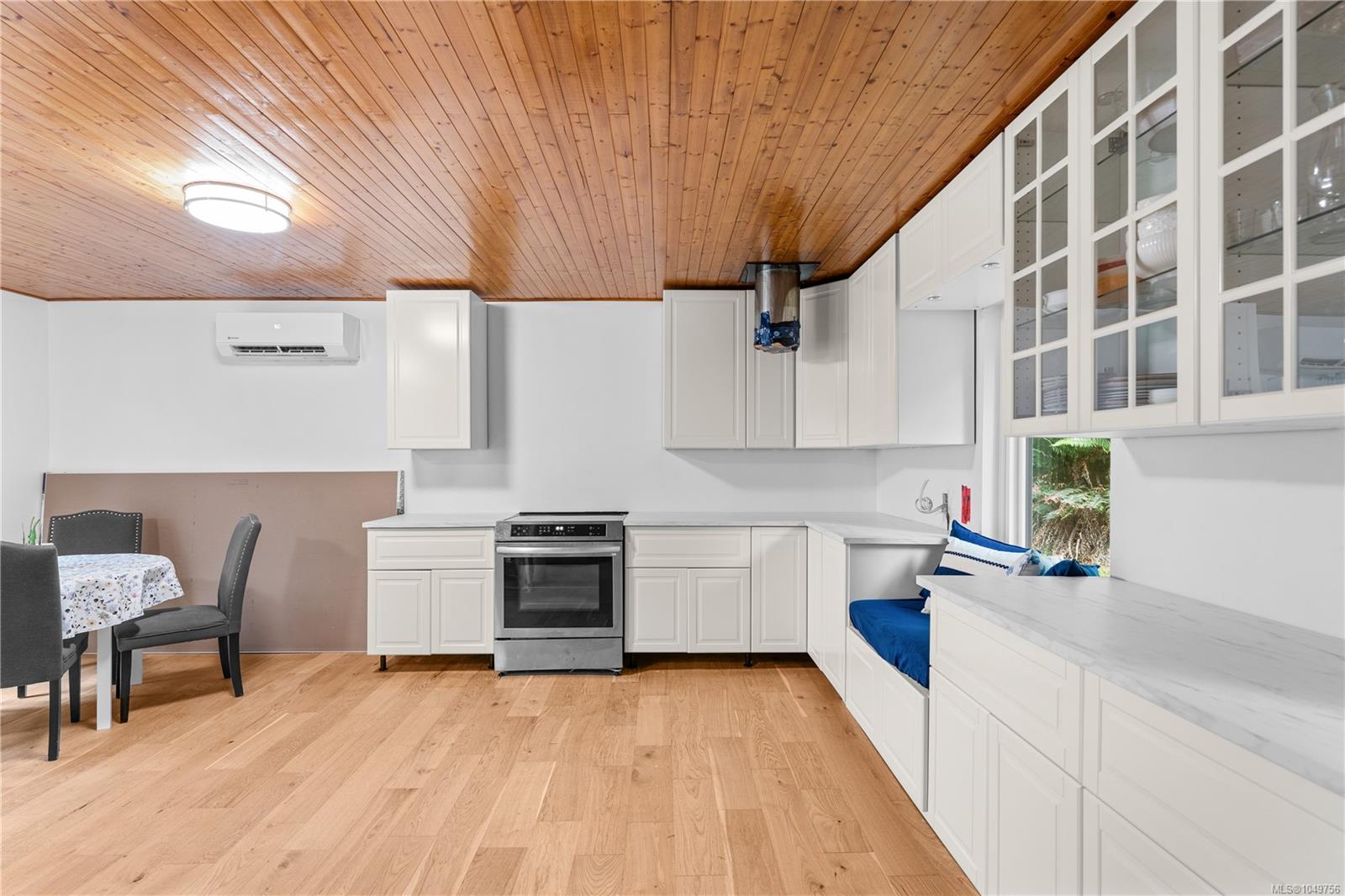 436 Hemlock Ave — listing photo 10 of 29