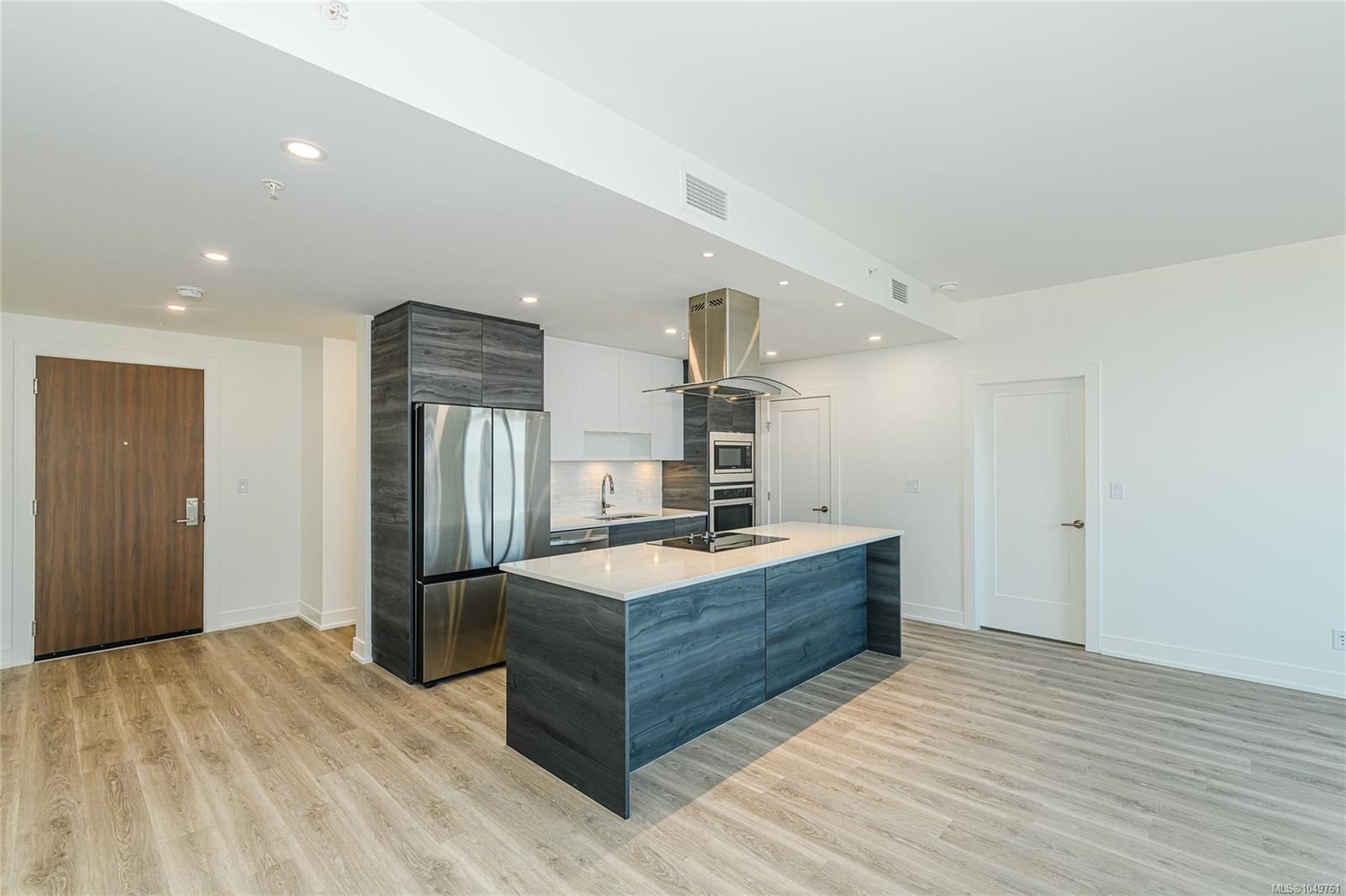 905-1628 Store St — listing photo 5 of 33
