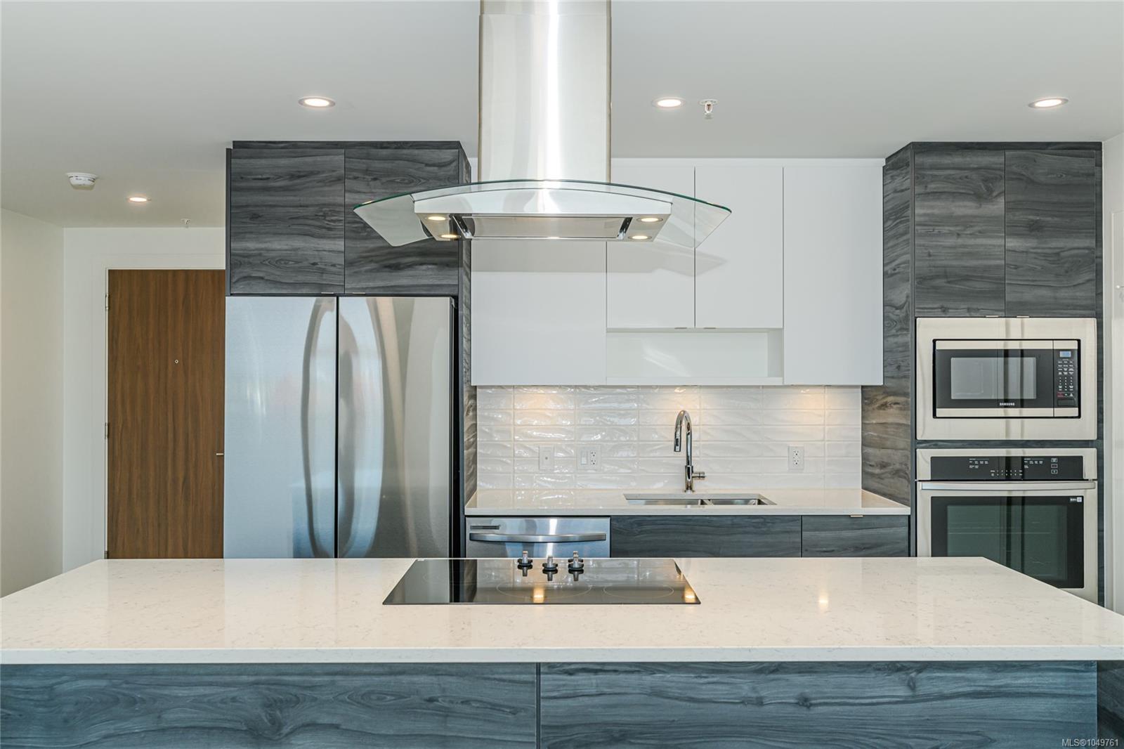 905-1628 Store St — listing photo 8 of 33