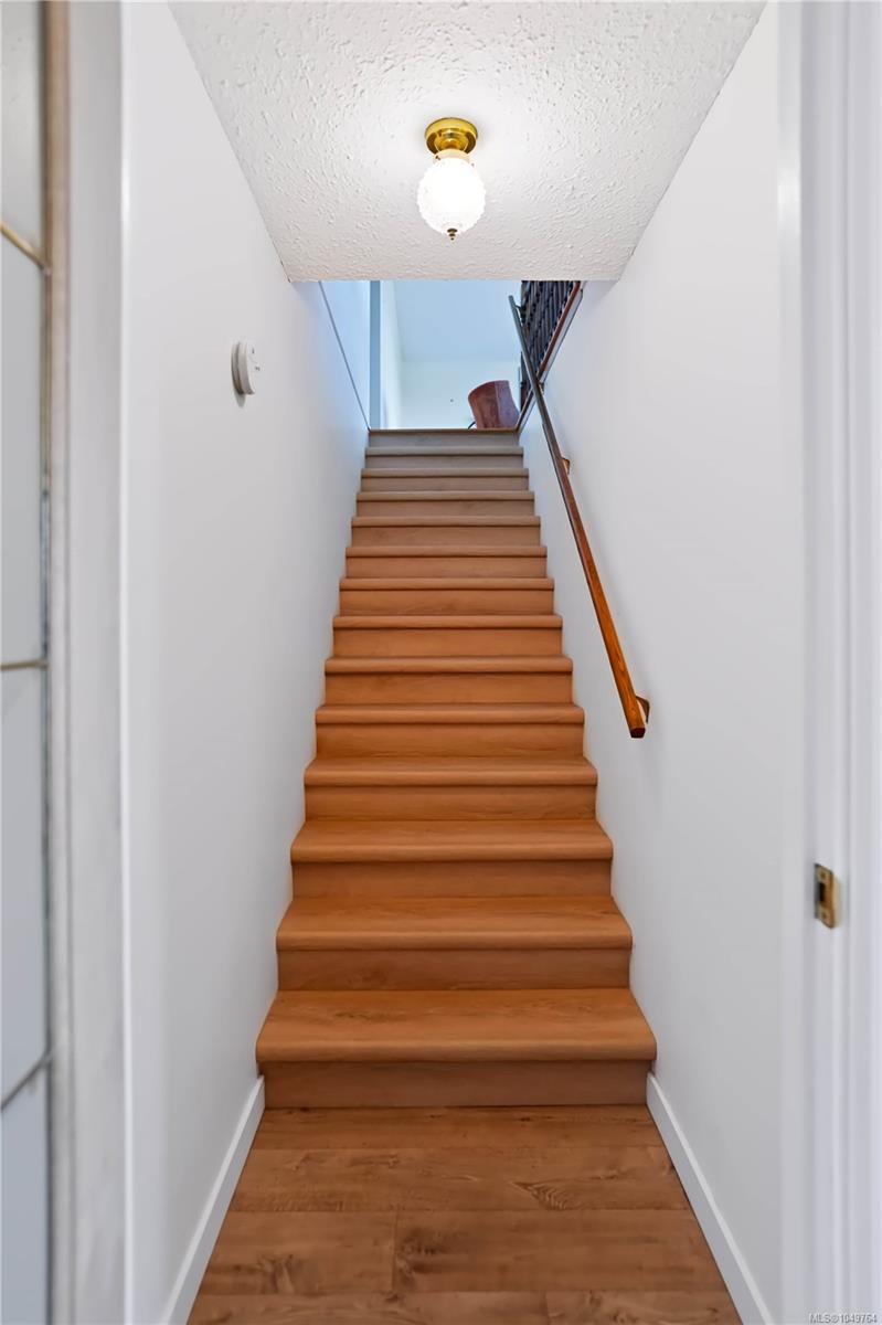226 roland Rd — listing photo 11 of 84