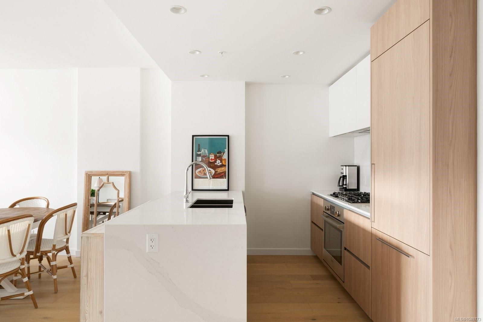1311-2000 Hannington Rd — listing photo 7 of 46