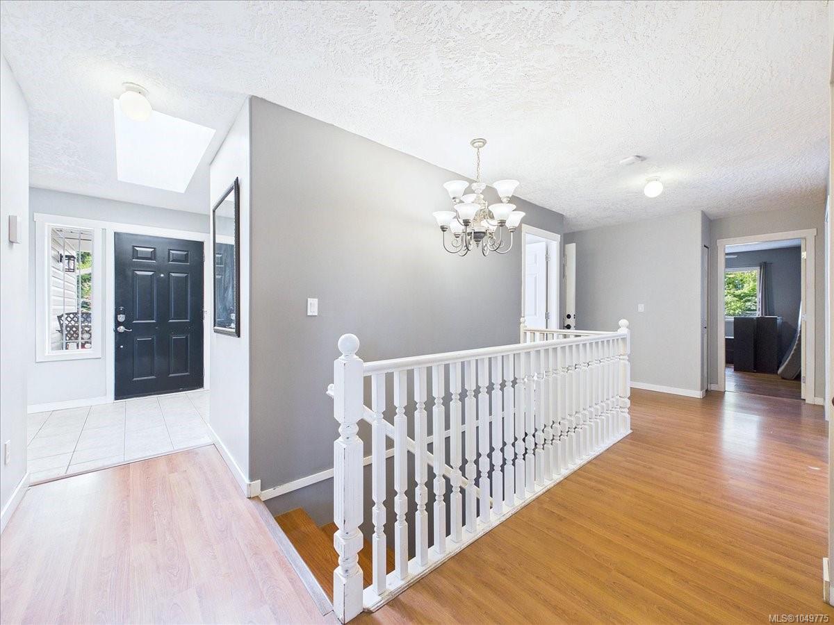 6851 Banner Rd — listing photo 6 of 66
