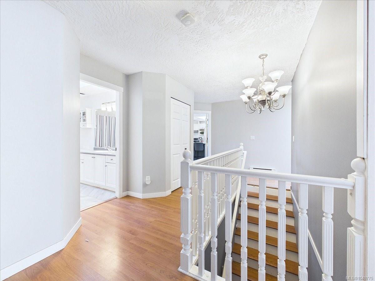 6851 Banner Rd — listing photo 7 of 66