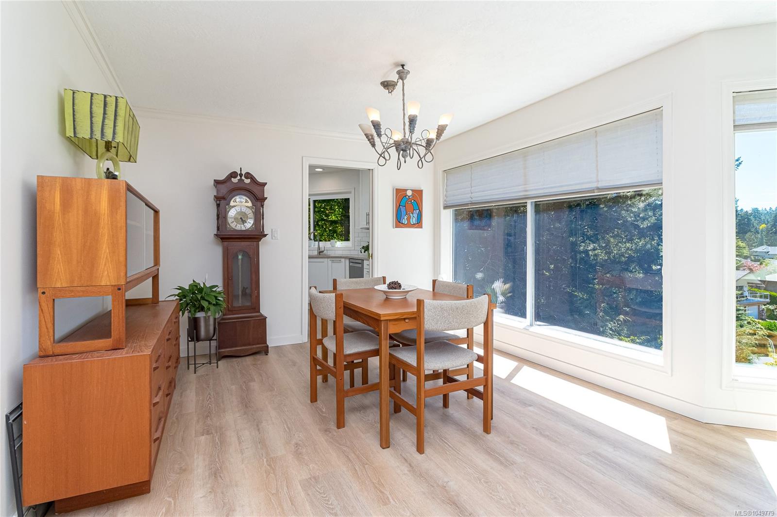 4468 Autumnwood Lane — listing photo 13 of 53