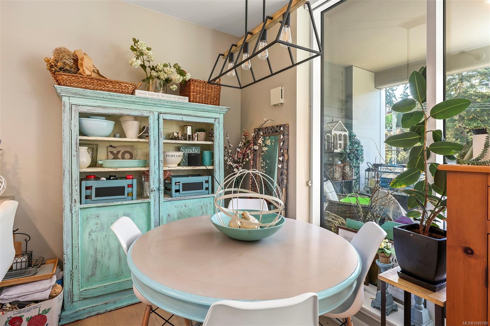 407-3529 Dolphin Dr — listing photo 13 of 31