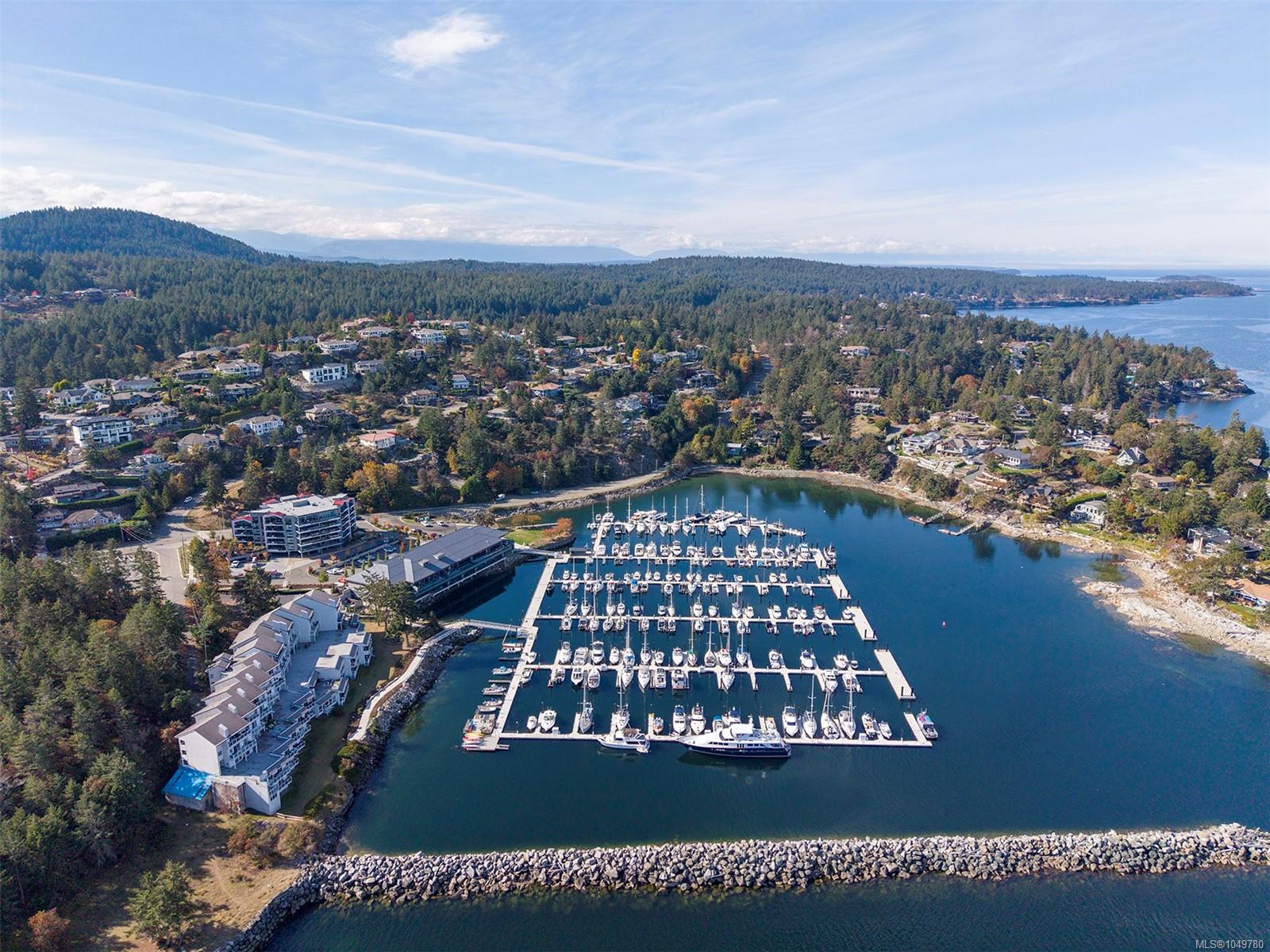 407-3529 Dolphin Dr — listing photo 4 of 31